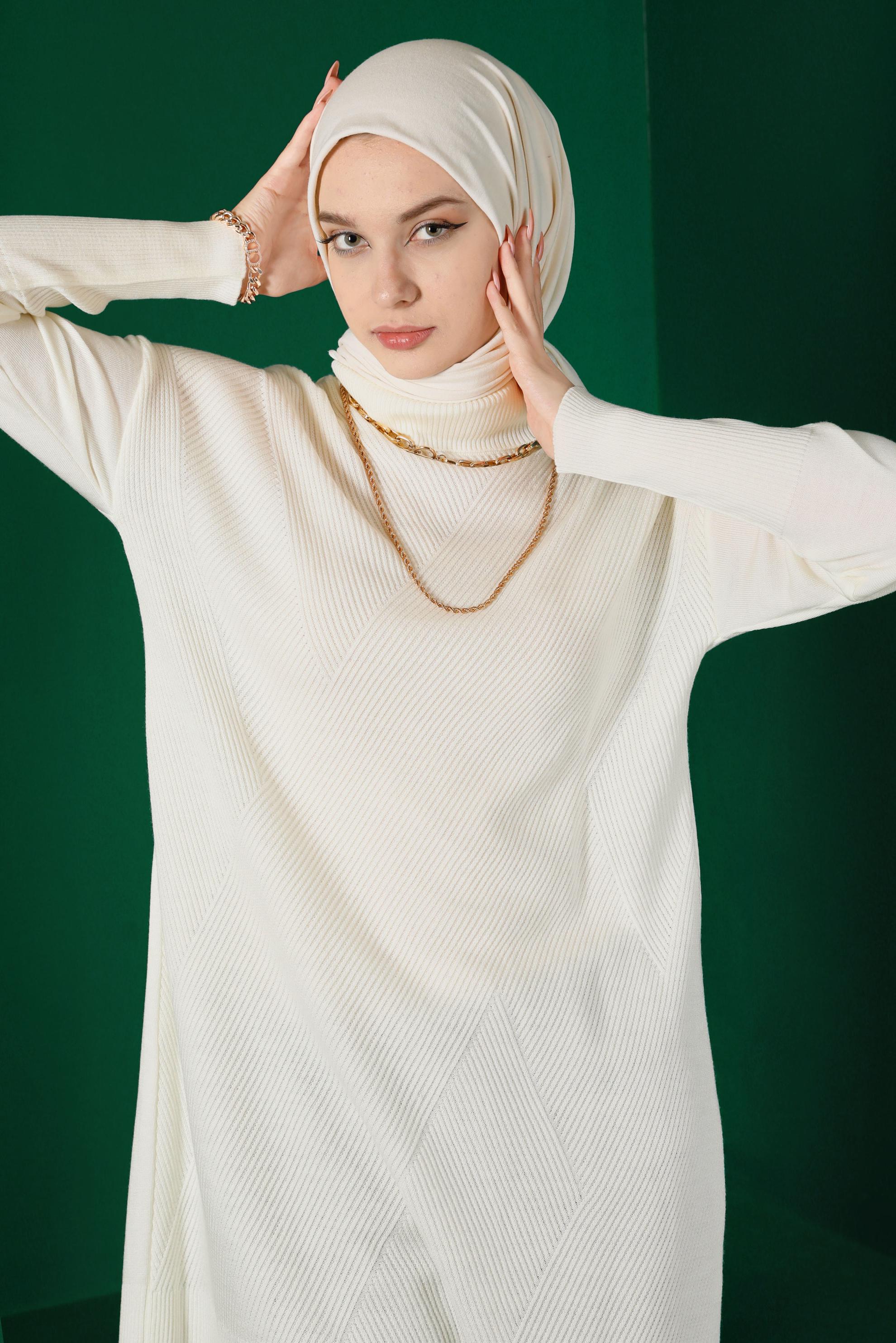 Hijab clothing WHITE TURTLENECK KNITWEAR SWEATER 43112