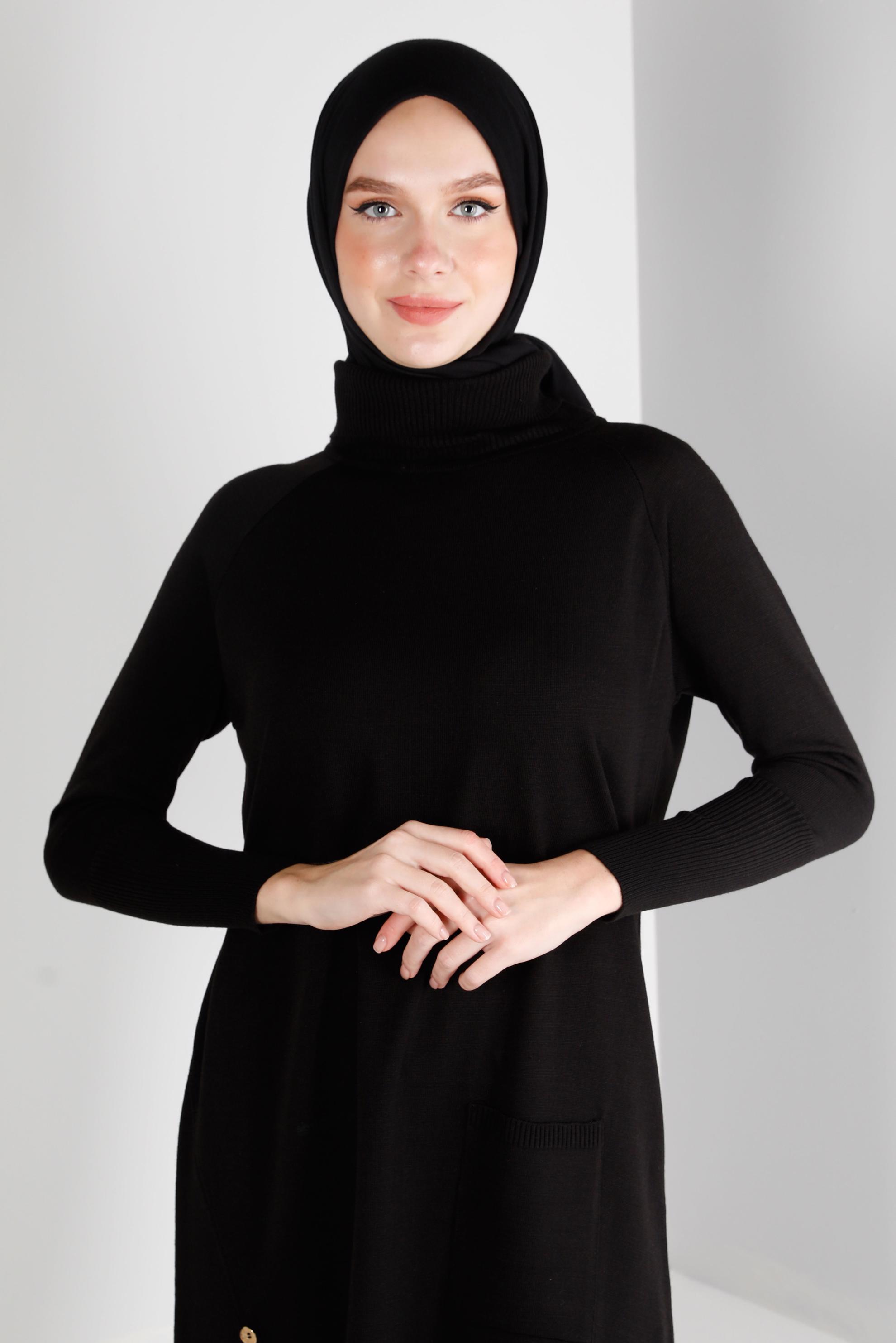Tesettür giyim SİYAH DÜĞMELİ BOĞAZLI TRİKO TUNİK 43113	