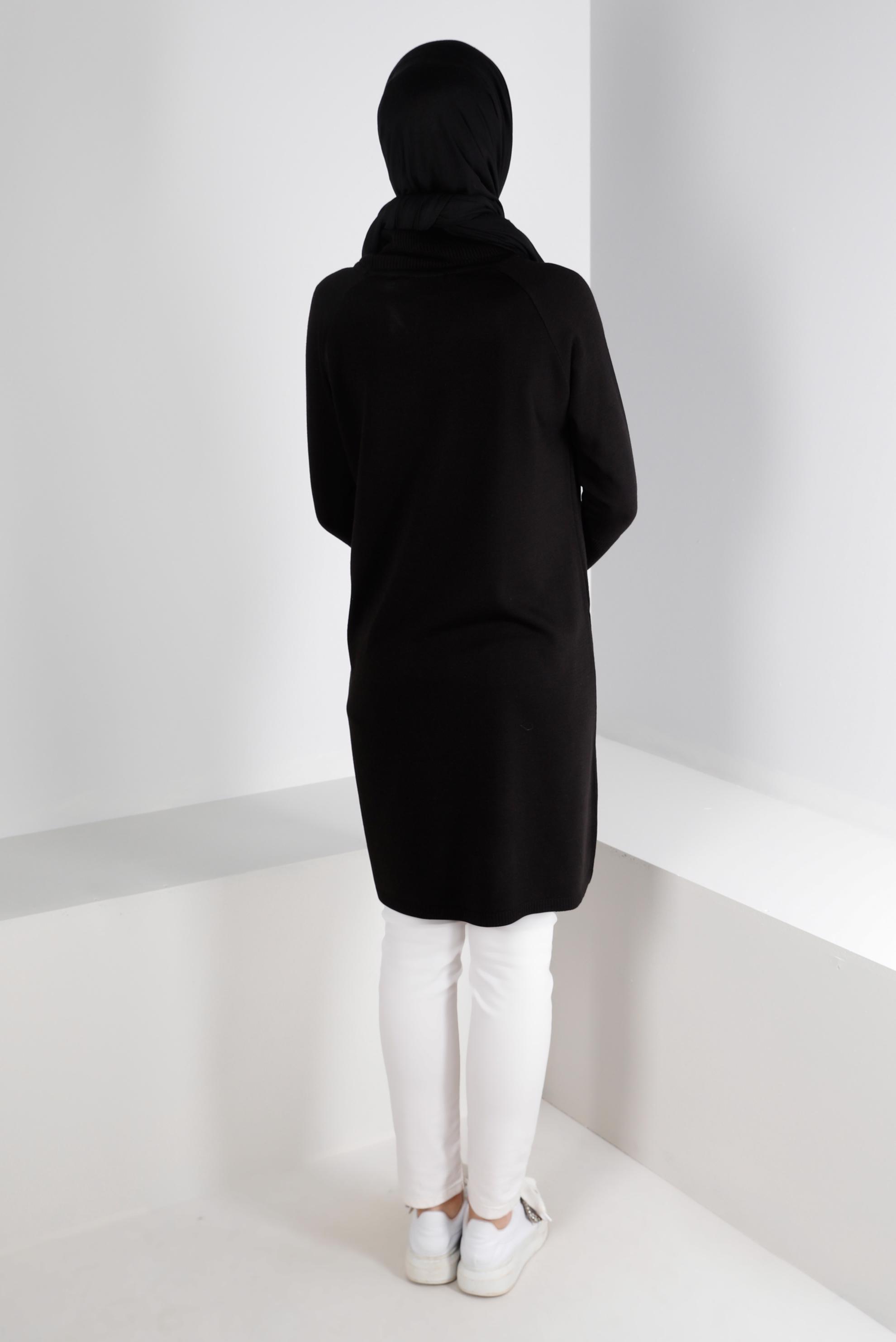 Tesettür giyim SİYAH DÜĞMELİ BOĞAZLI TRİKO TUNİK 43113	