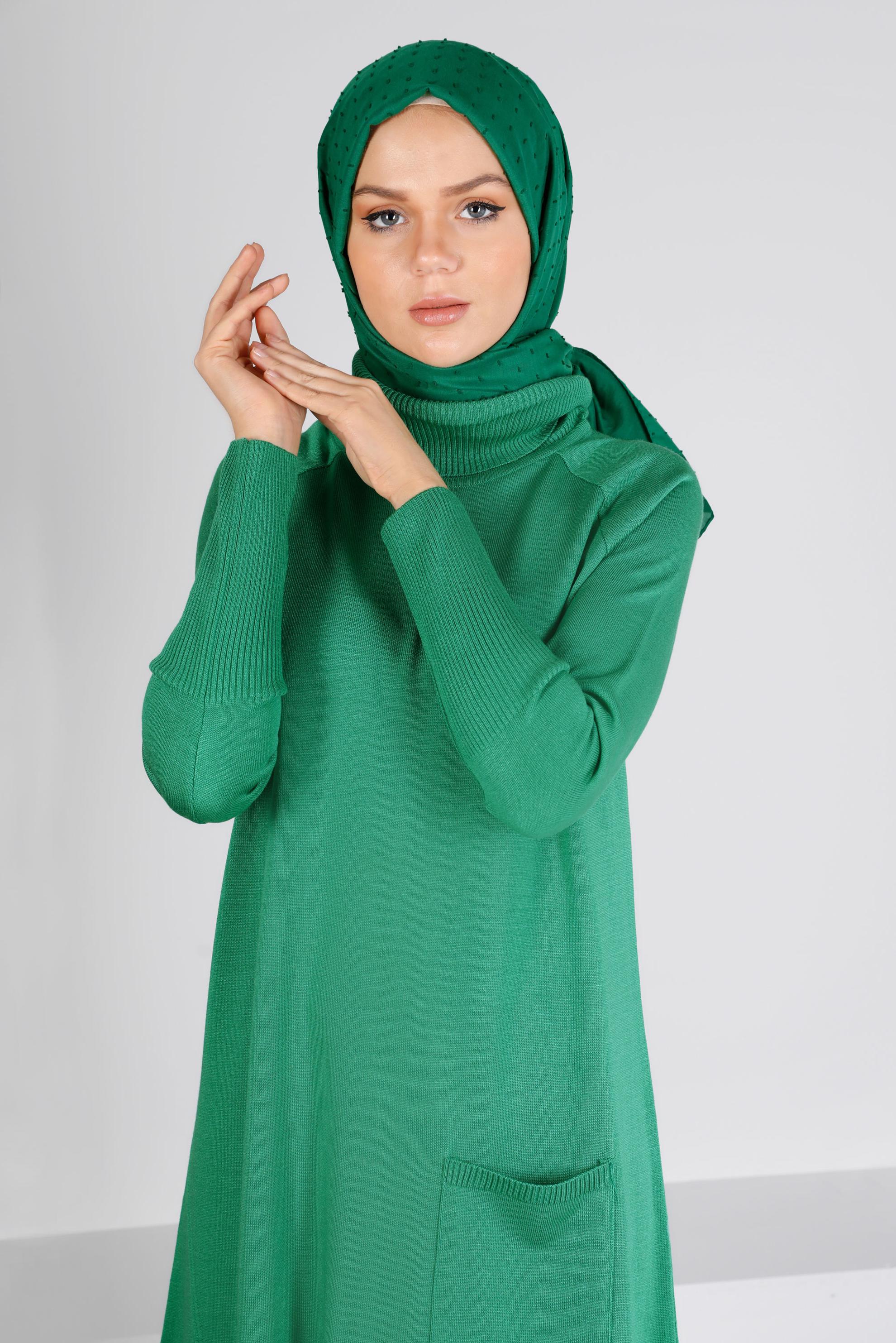 Tesettür giyim YEŞİL DÜĞMELİ BOĞAZLI TRİKO TUNİK 43113	