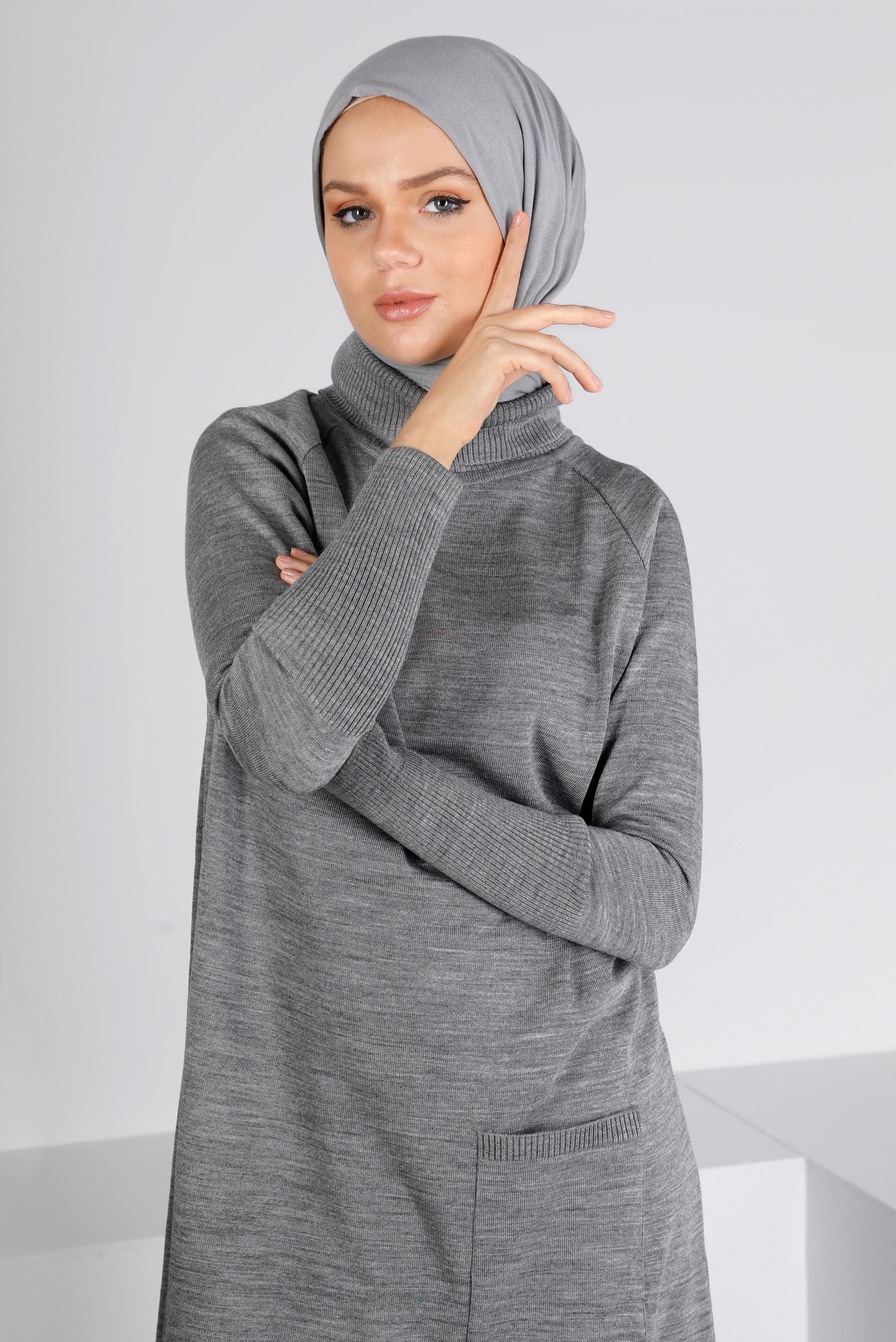 Tesettür giyim GRİ DÜĞMELİ BOĞAZLI TRİKO TUNİK 43113	