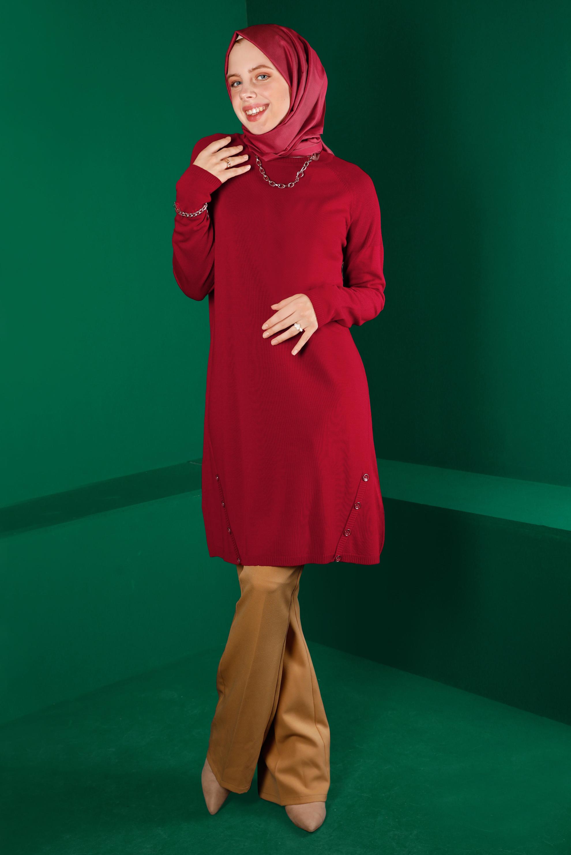 Tesettür giyim KIRMIZI DÜĞME DETAYLI TRİKO TUNİK 43115 