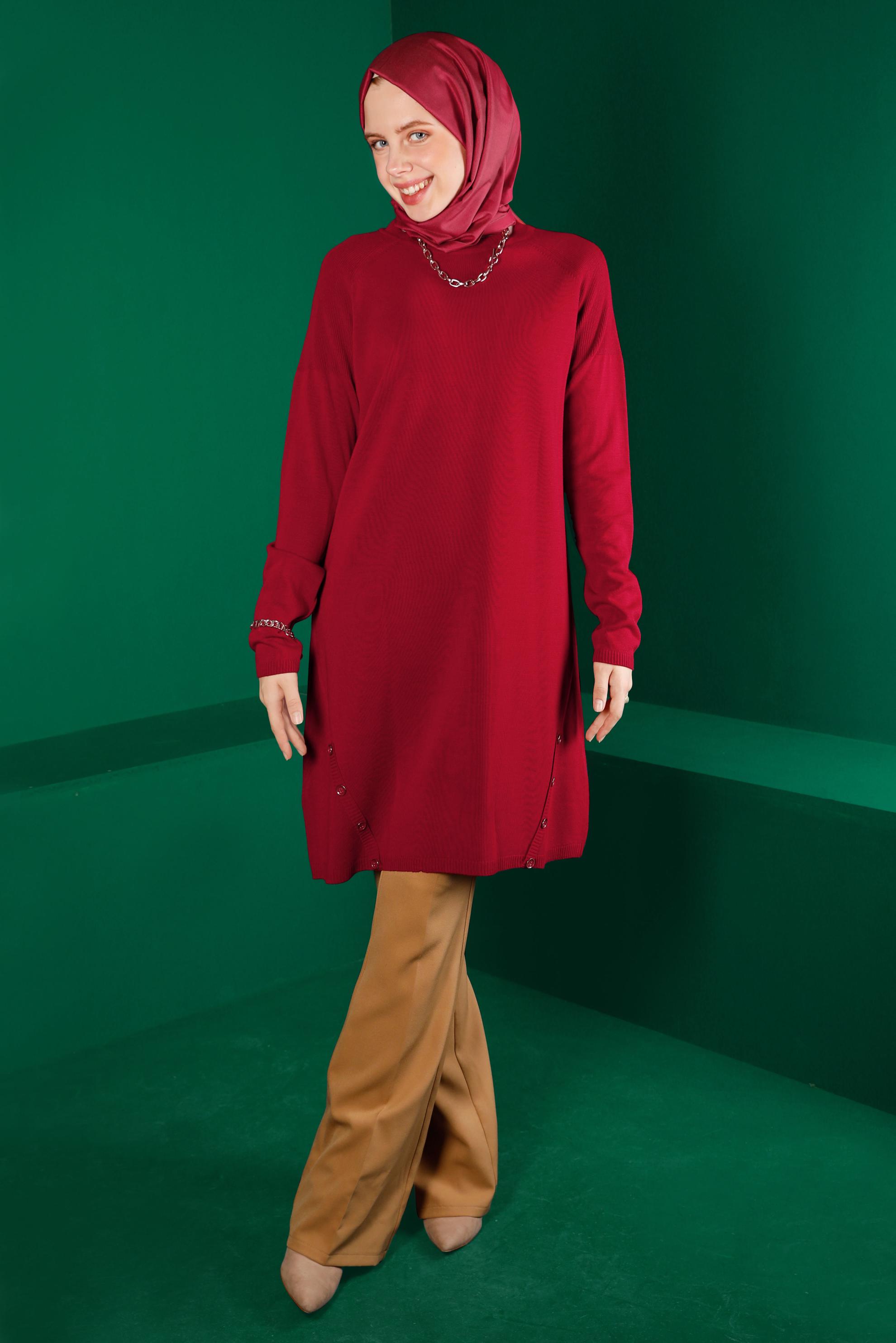 Tesettür giyim KIRMIZI DÜĞME DETAYLI TRİKO TUNİK 43115 