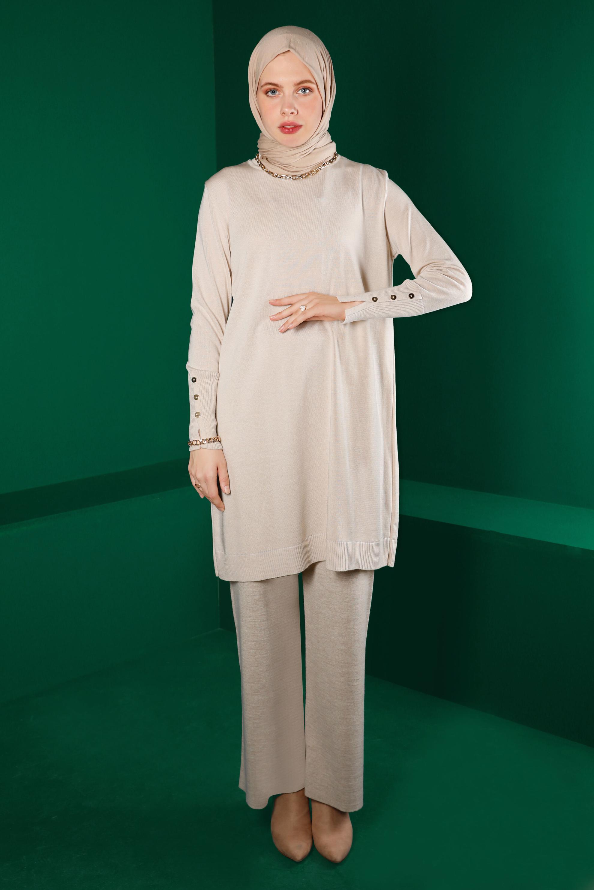 Tesettür giyim BEJ MANŞETLERİ DÜĞMELİ TRİKO TUNİK 43116	