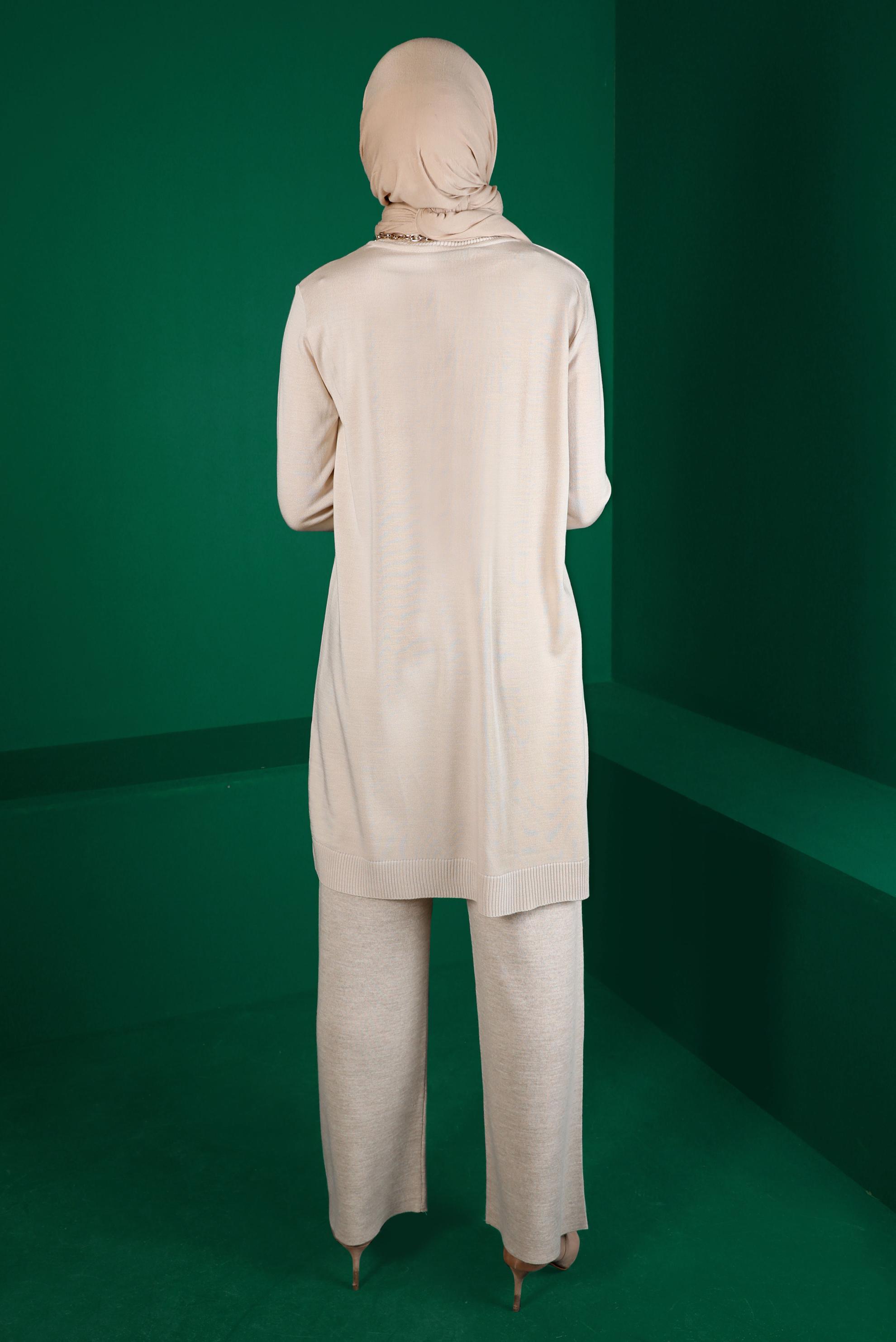 Tesettür giyim BEJ MANŞETLERİ DÜĞMELİ TRİKO TUNİK 43116	