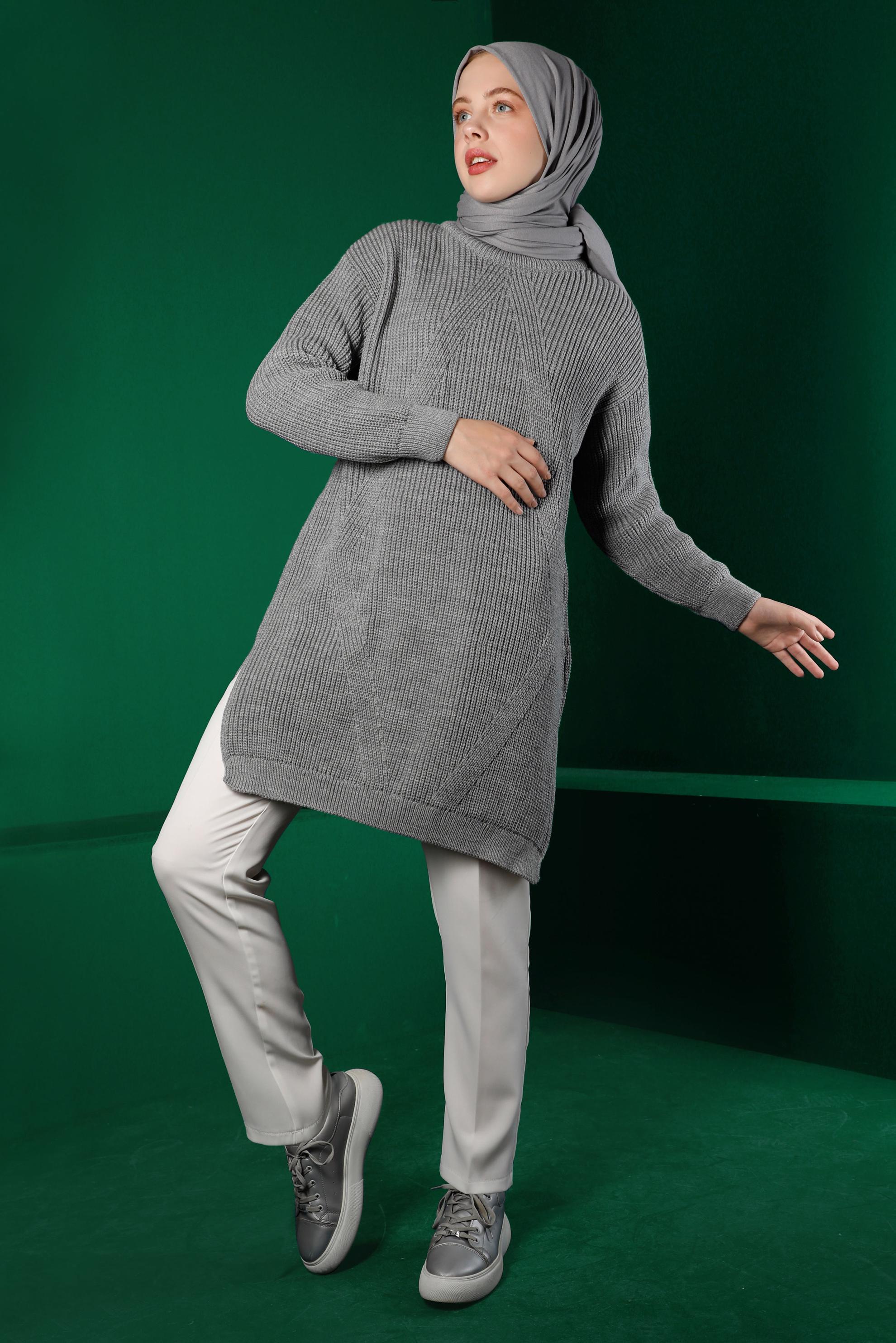 Tesettür giyim GRİ KENDİNDEN DESENLİ TRİKO TUNİK 43121