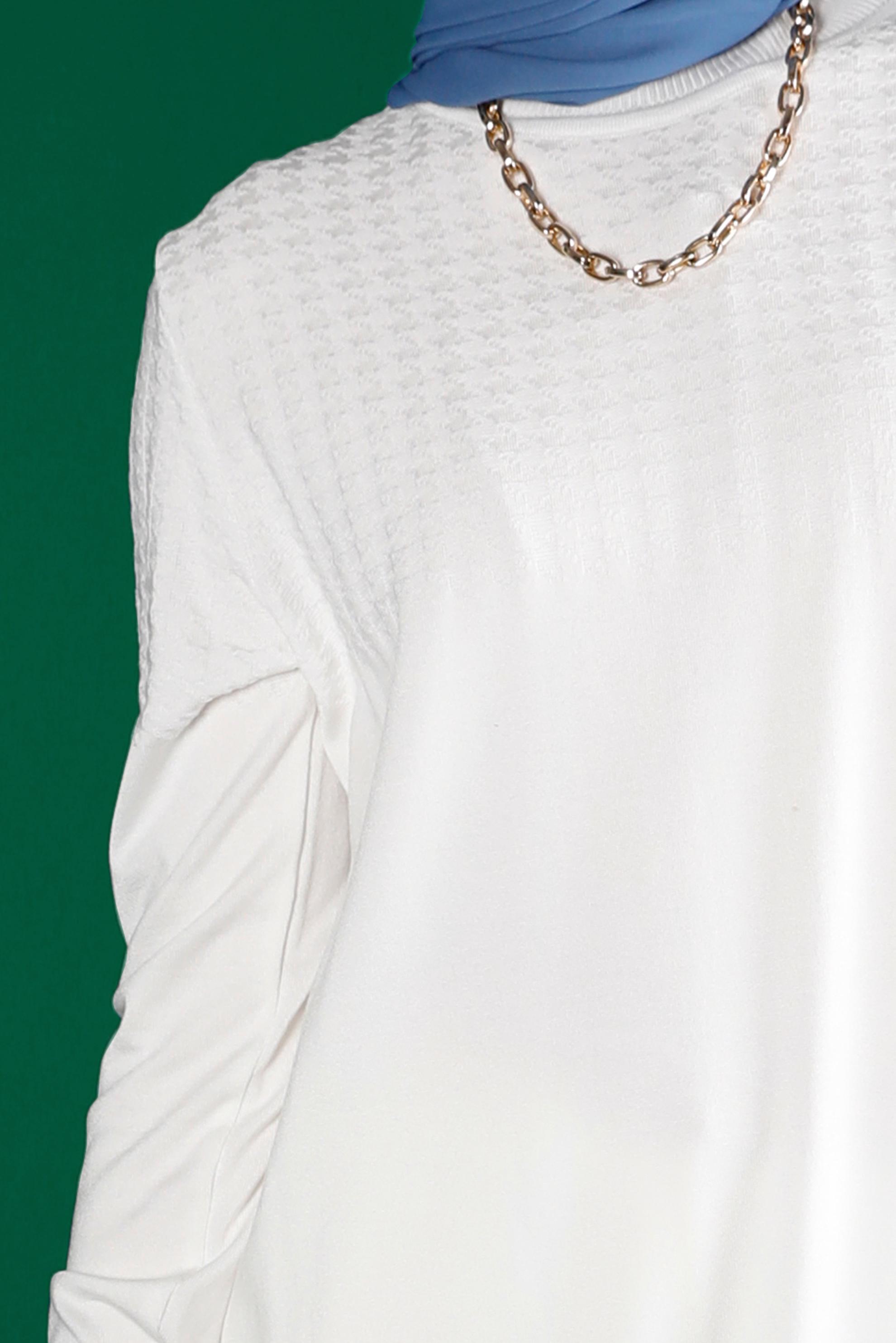 Tesettür giyim BEYAZ KENDİNDEN DESENLİ TRİKO TUNİK 43137