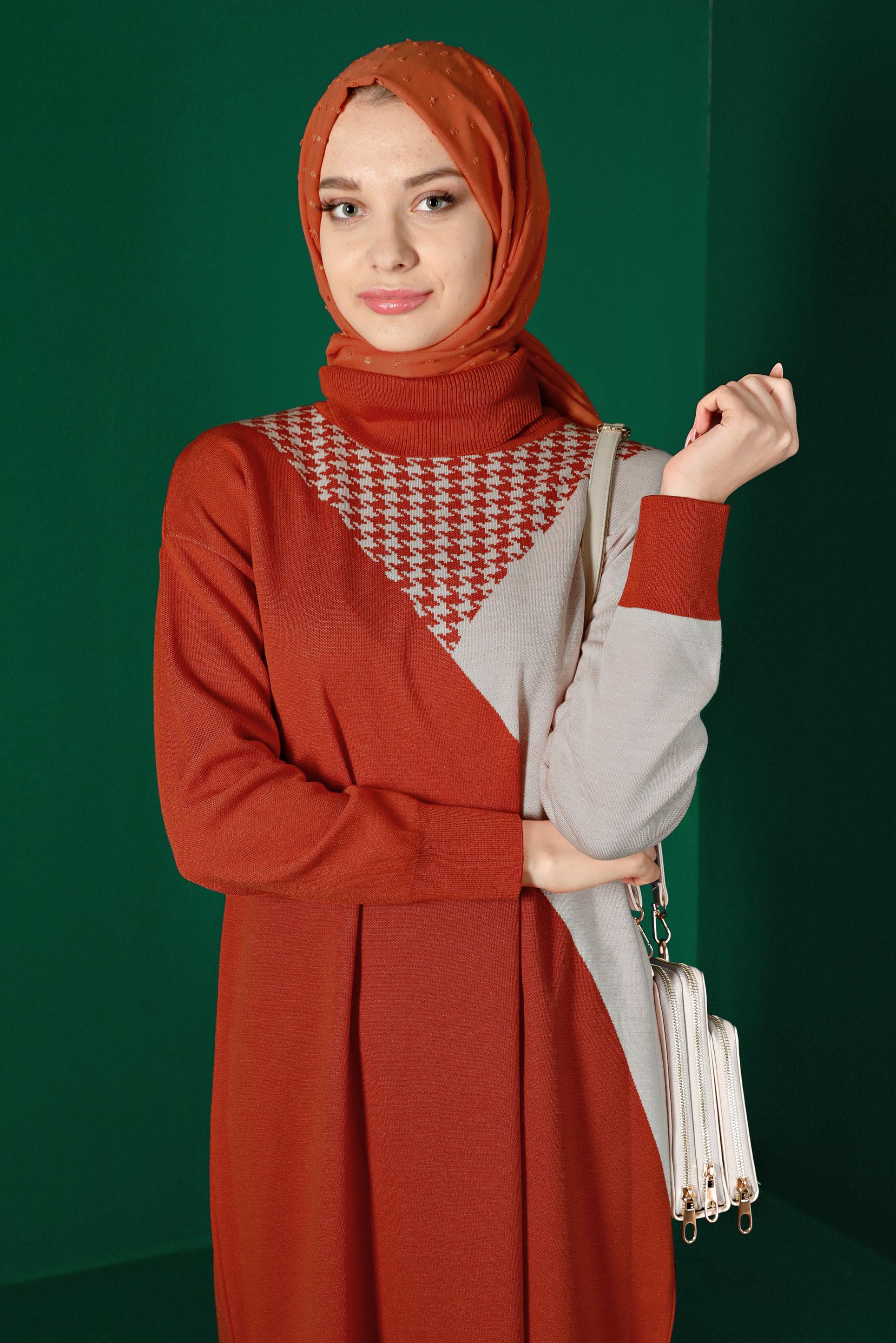 Tesettür giyim TURUNCU KAZAYAĞI DESEN DETAYLI TRİKO TUNİK 43138	