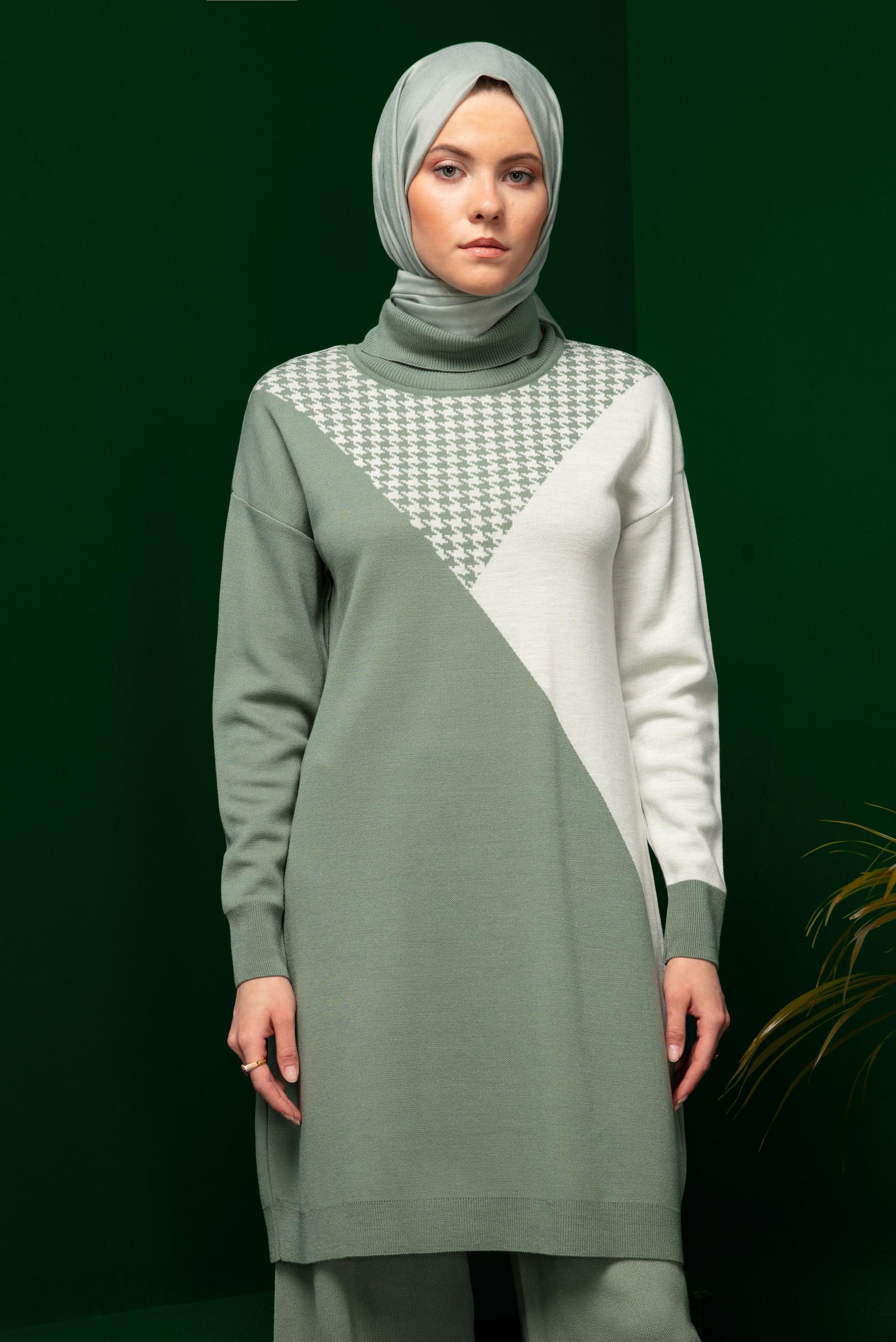 Tesettür giyim YEŞİL KAZAYAĞI DESEN DETAYLI TRİKO TUNİK 43138	