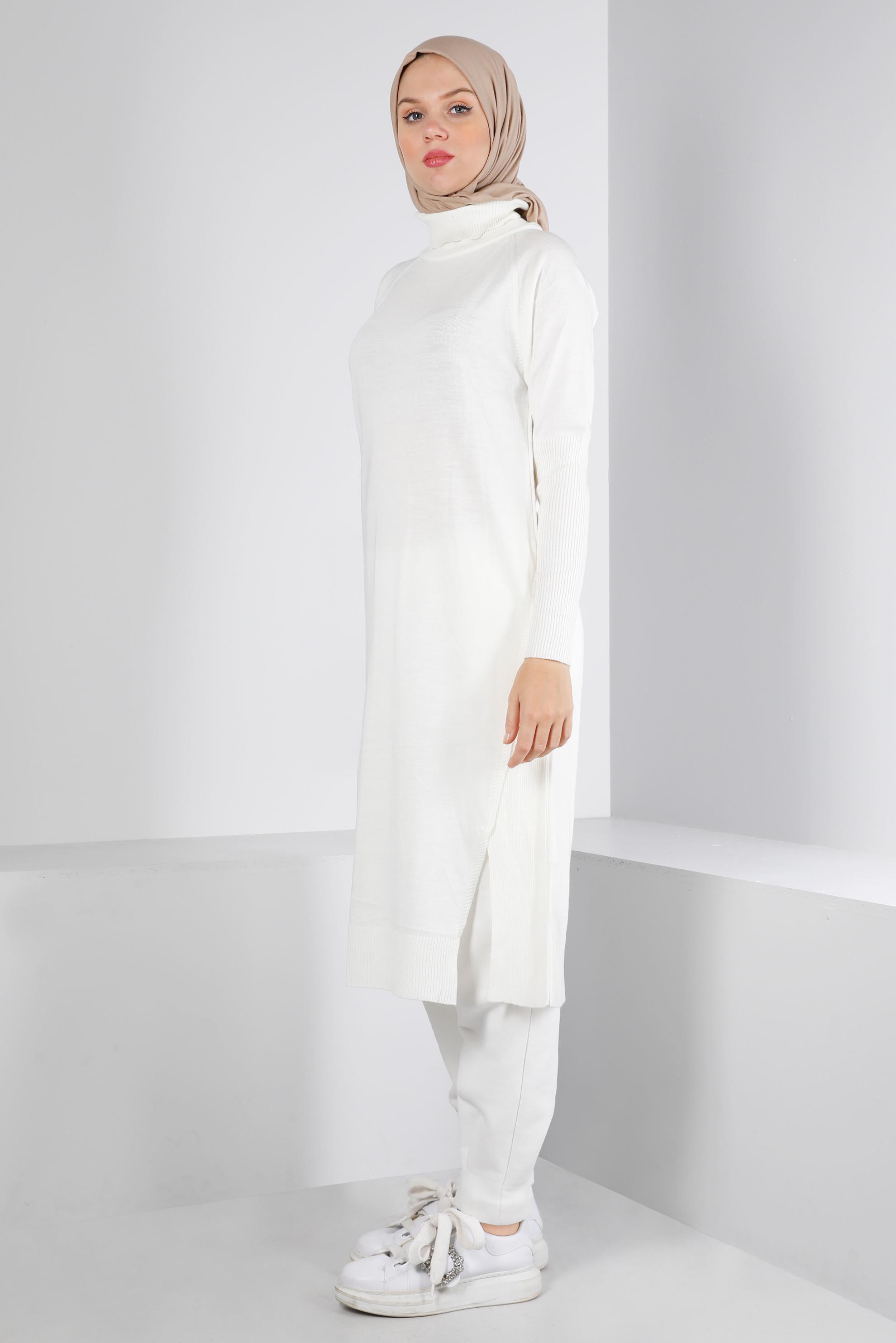 Tesettür giyim BEYAZ YIRTMAÇ DETAYLI BASIC TRİKO TUNİK 43160