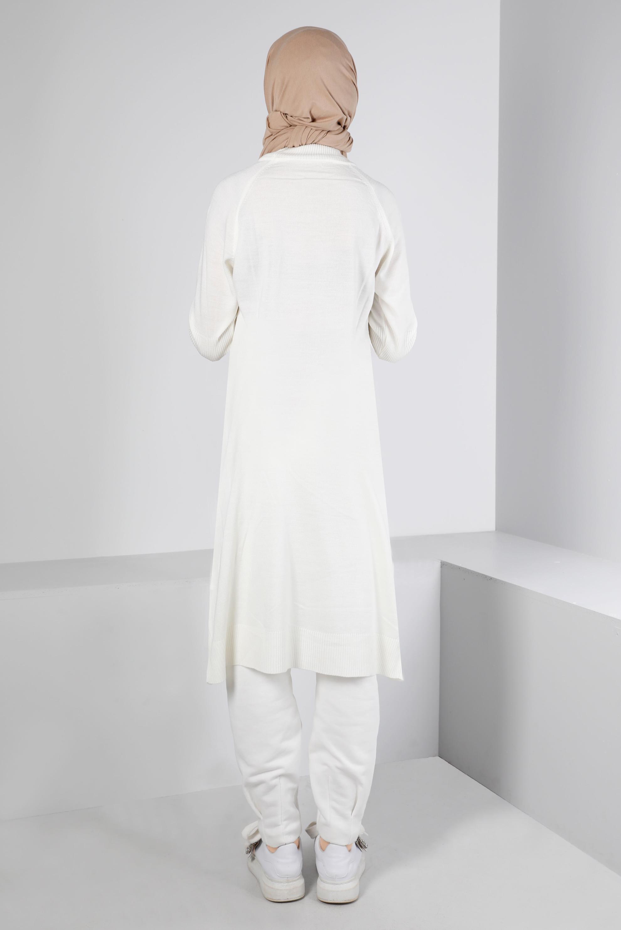 Tesettür giyim BEYAZ YIRTMAÇ DETAYLI BASIC TRİKO TUNİK 43160