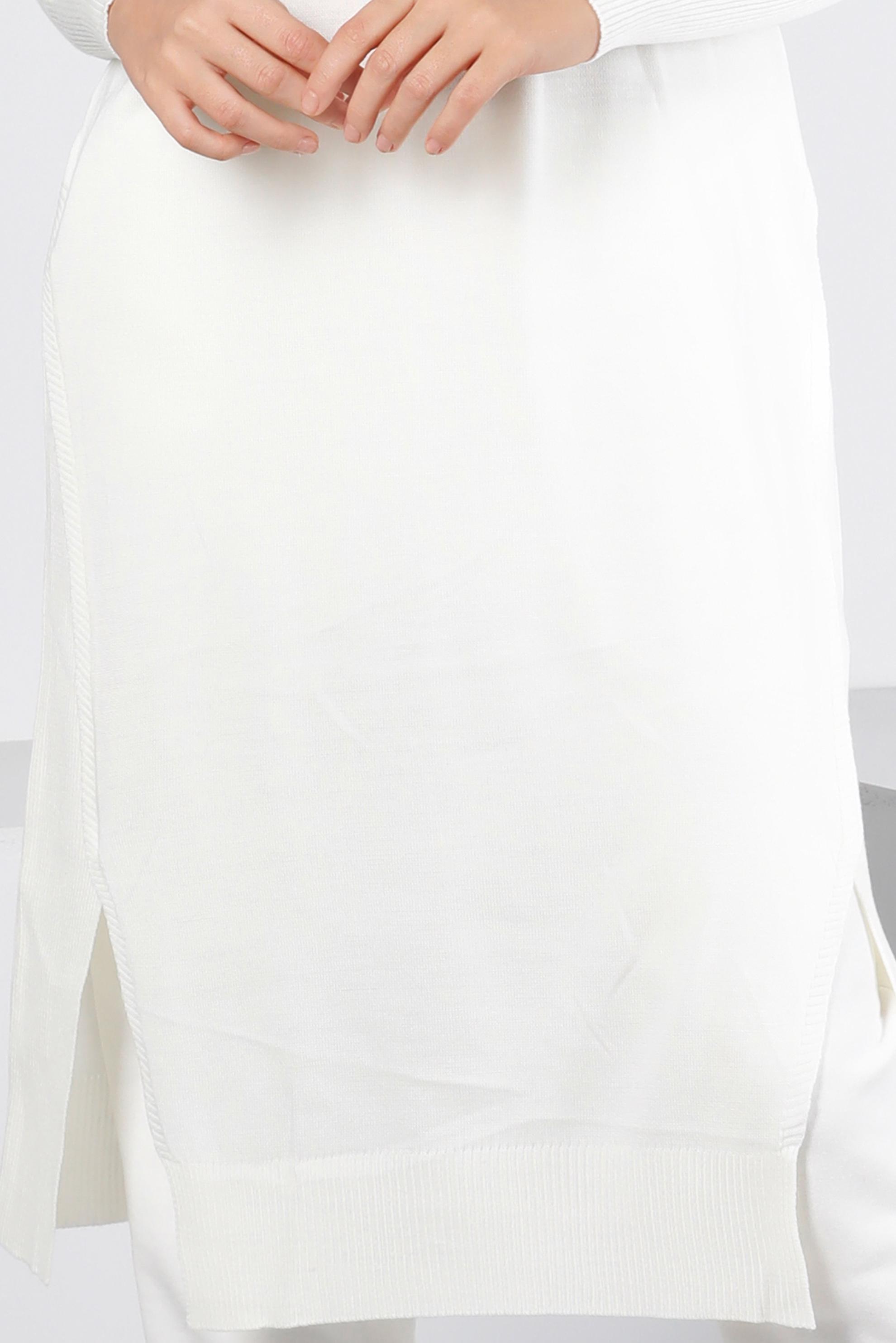 Tesettür giyim BEYAZ YIRTMAÇ DETAYLI BASIC TRİKO TUNİK 43160