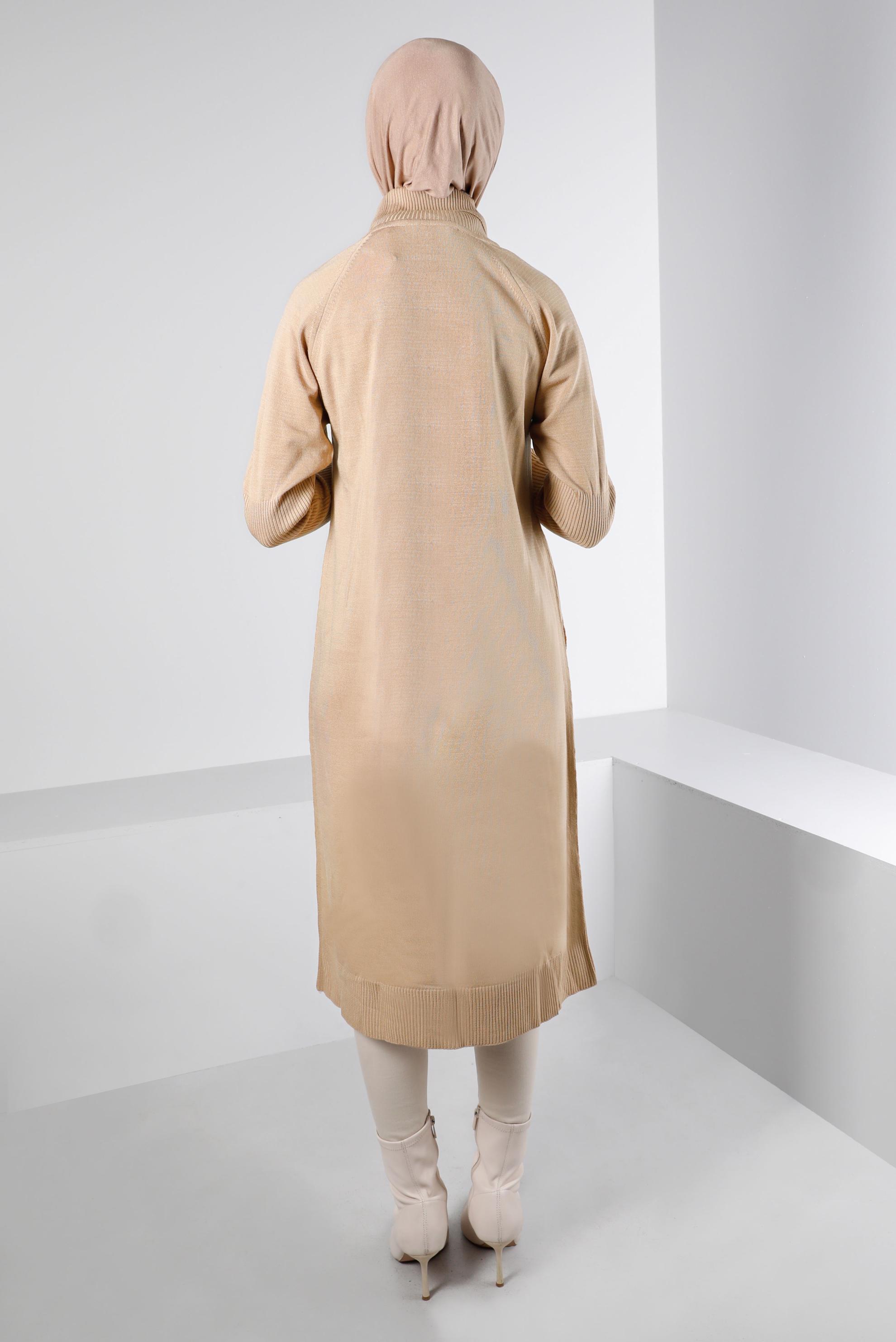 Tesettür giyim KAHVE YIRTMAÇ DETAYLI BASIC TRİKO TUNİK 43160