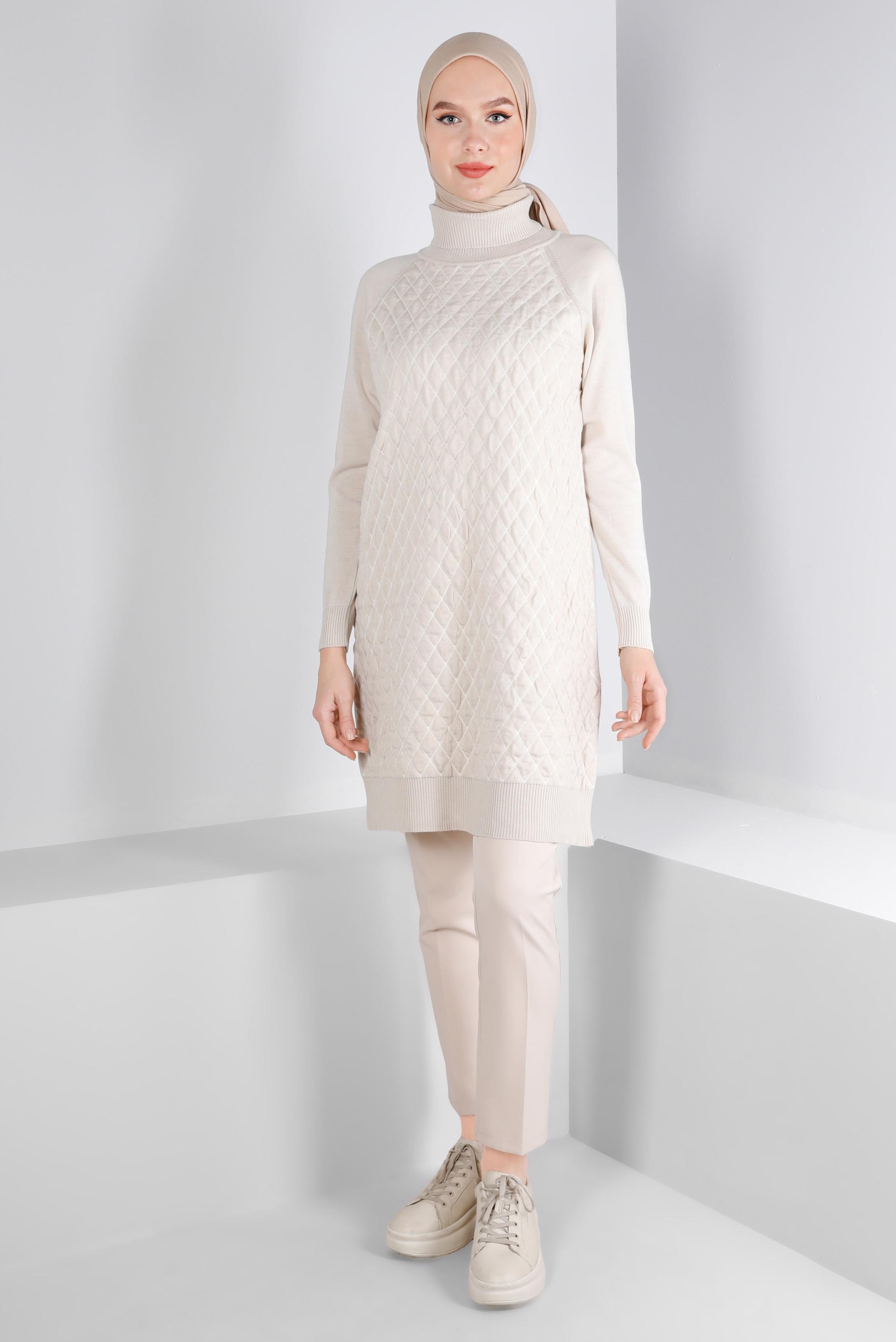 Tesettür giyim BEJ KAPİTONE DESENLİ TRİKO TUNİK 43161