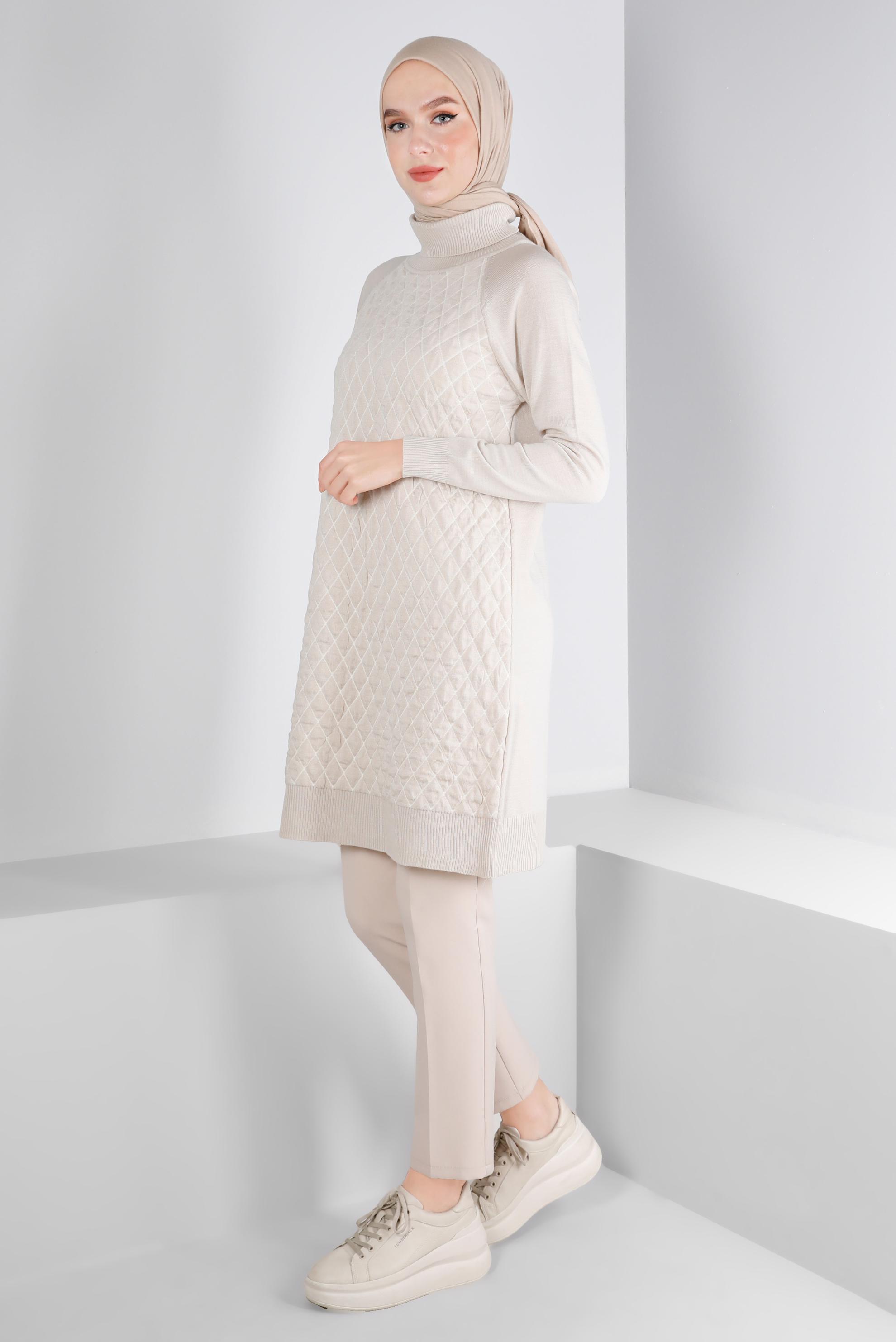 Tesettür giyim BEJ KAPİTONE DESENLİ TRİKO TUNİK 43161