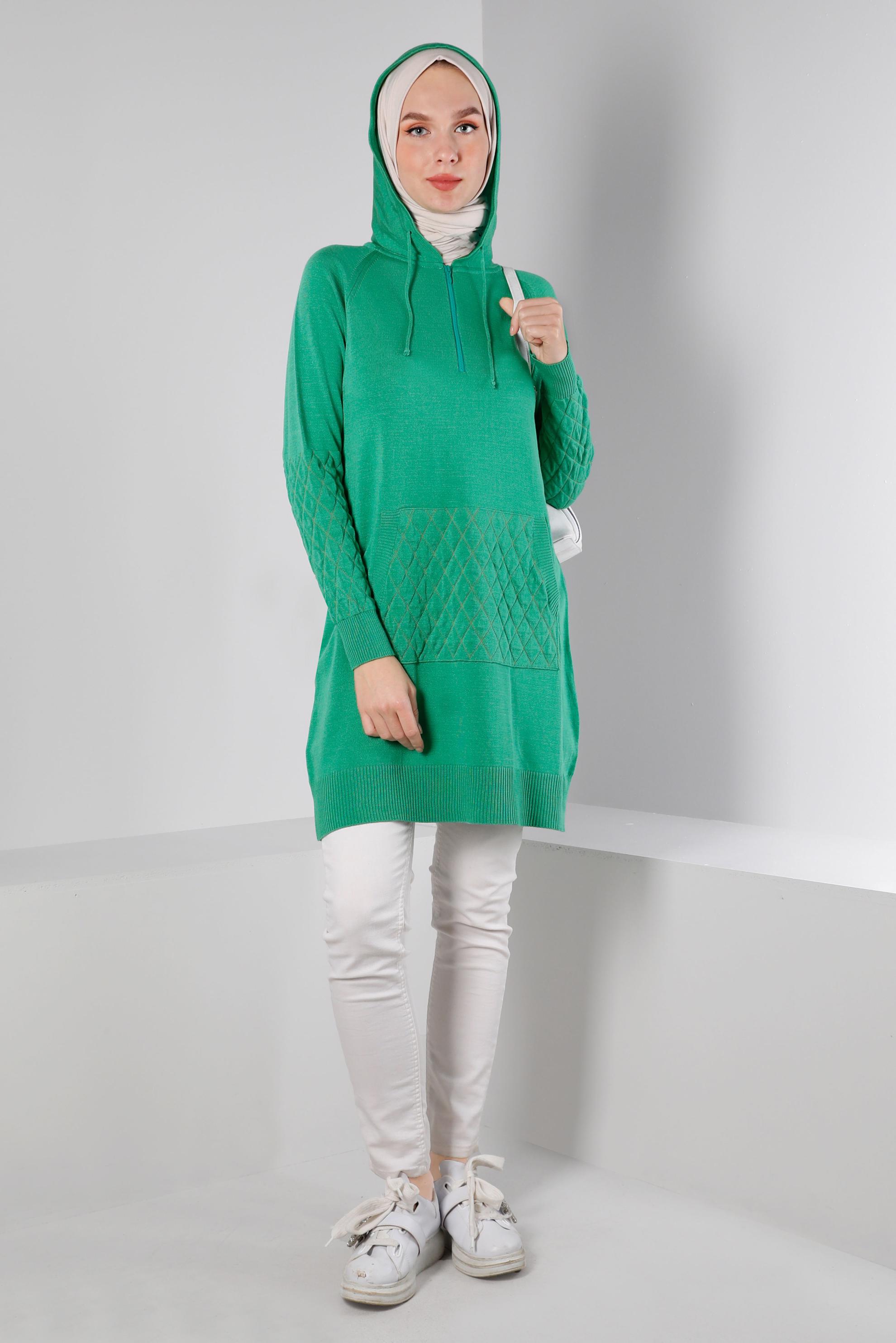 Tesettür giyim YEŞİL KAPİTONE DETAYLI KAPÜŞONLU TRİKO TUNİK 43162