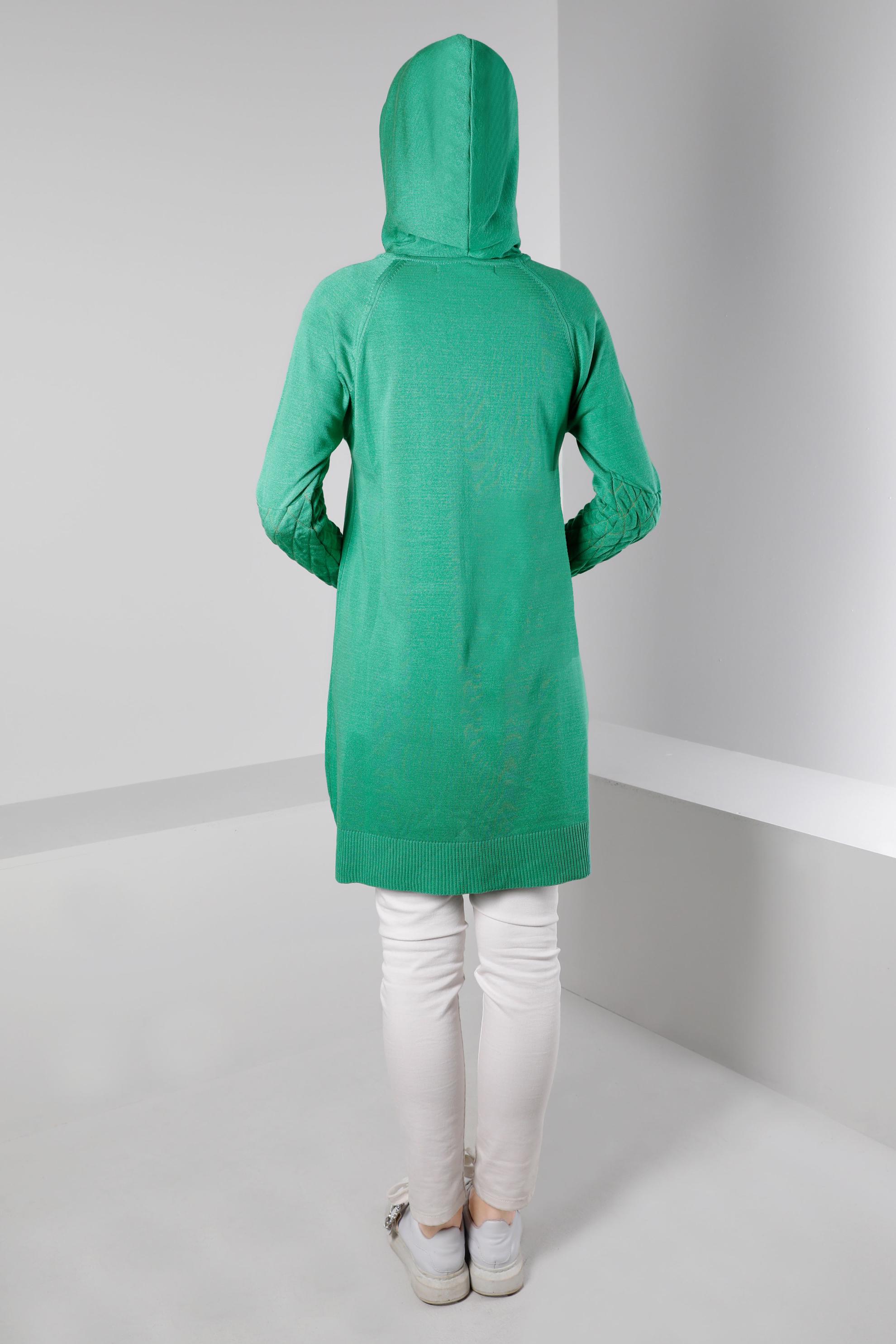 Tesettür giyim YEŞİL KAPİTONE DETAYLI KAPÜŞONLU TRİKO TUNİK 43162