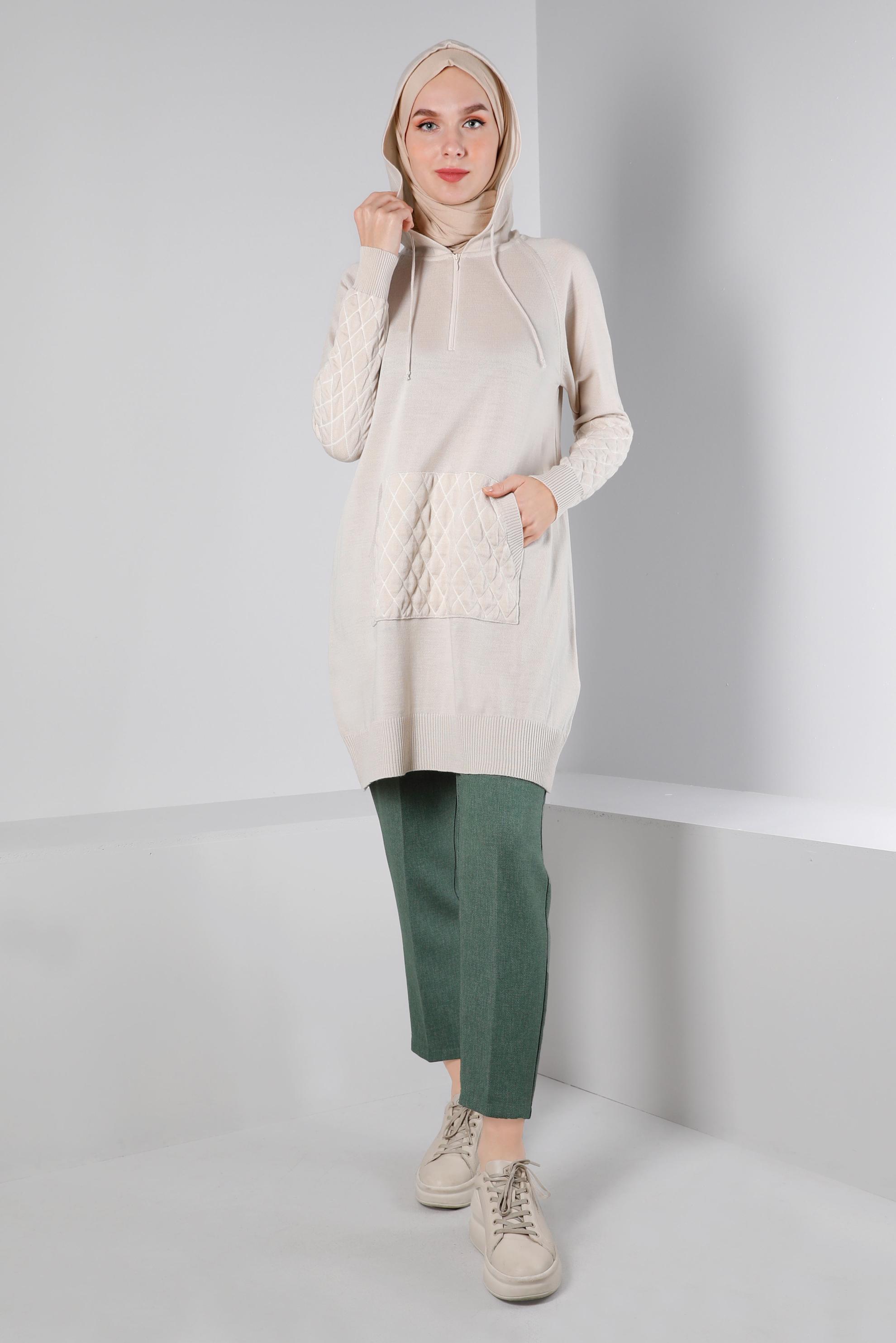 Tesettür giyim BEJ KAPİTONE DETAYLI KAPÜŞONLU TRİKO TUNİK 43162