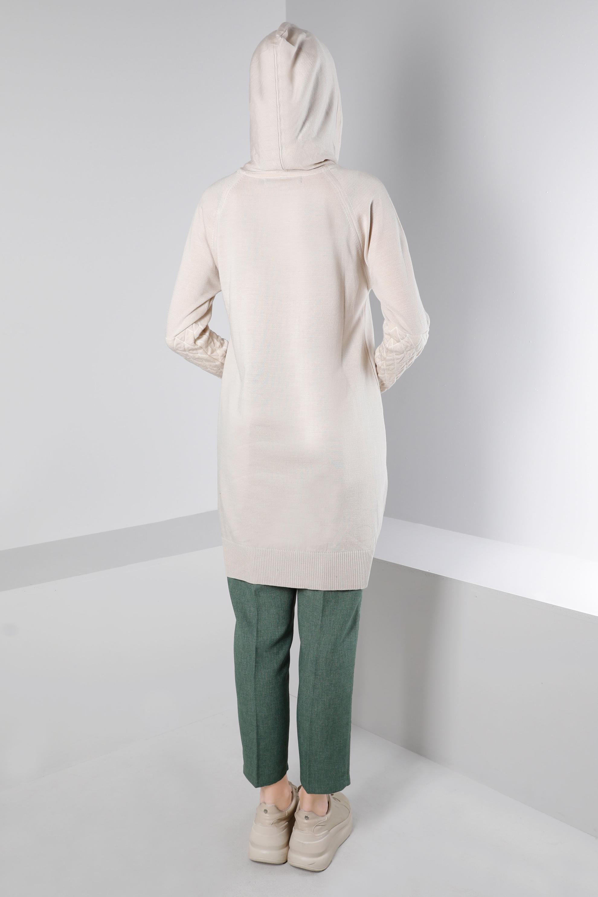 Tesettür giyim BEJ KAPİTONE DETAYLI KAPÜŞONLU TRİKO TUNİK 43162