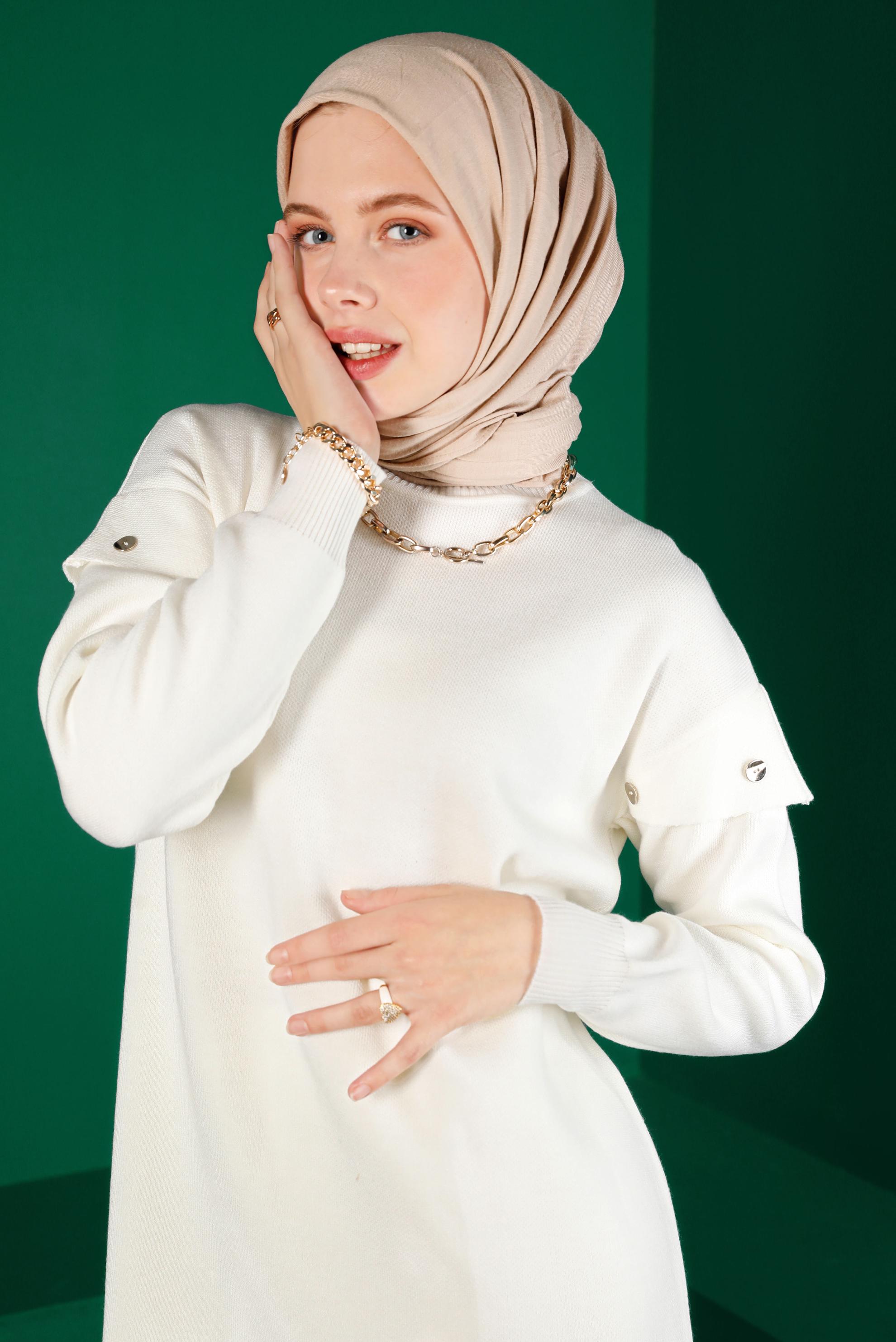 Tesettür giyim BEYAZ DÜĞME DETAYLI TRİKO TUNİK 43166