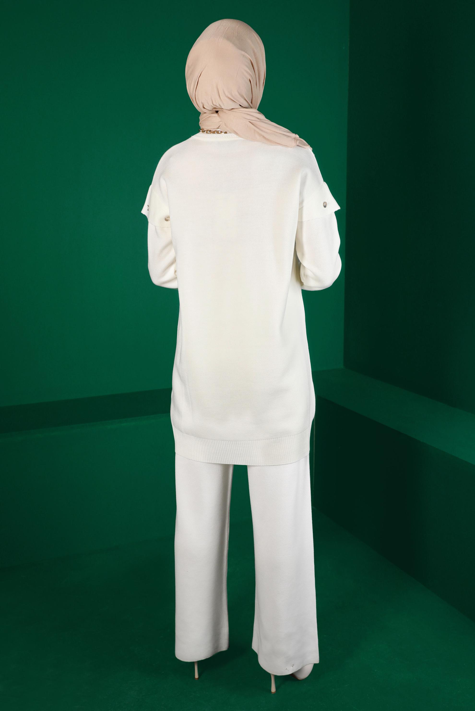 Tesettür giyim BEYAZ DÜĞME DETAYLI TRİKO TUNİK 43166