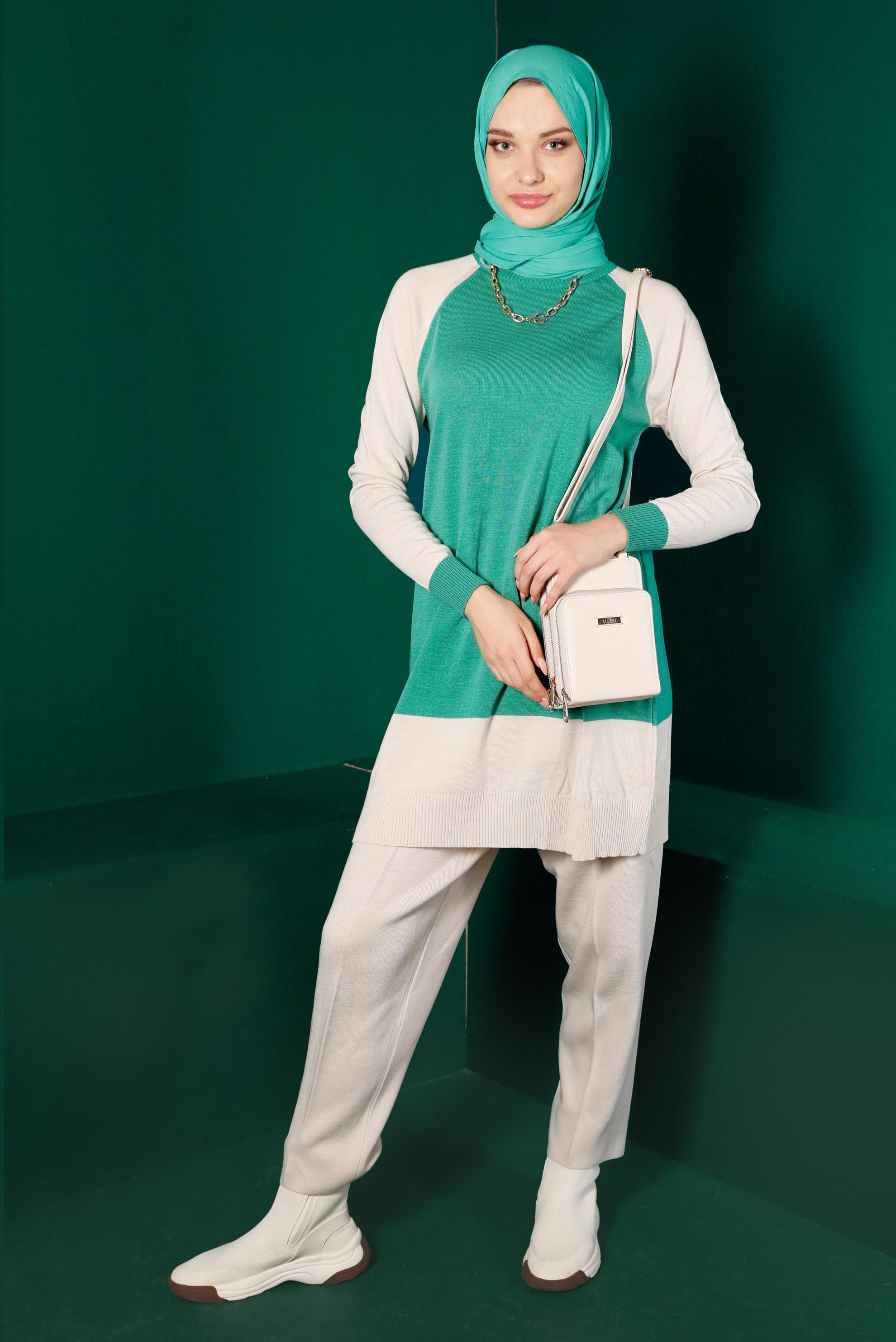 Tesettür giyim YEŞİL RENK BLOKLU TRİKO TUNİK 43168