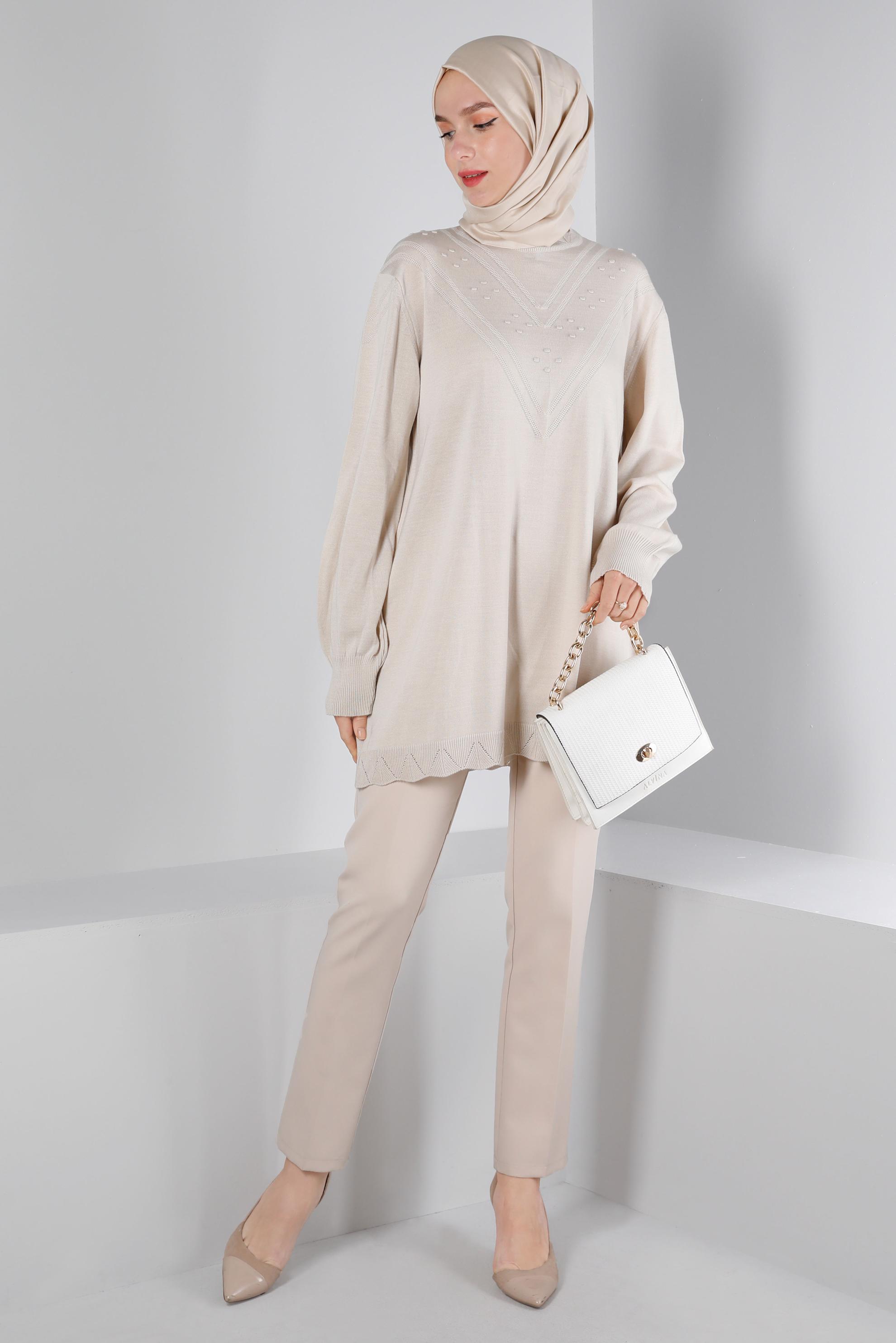 Tesettür giyim BEJ PONPON DETAYLI TRİKO TUNİK 43169