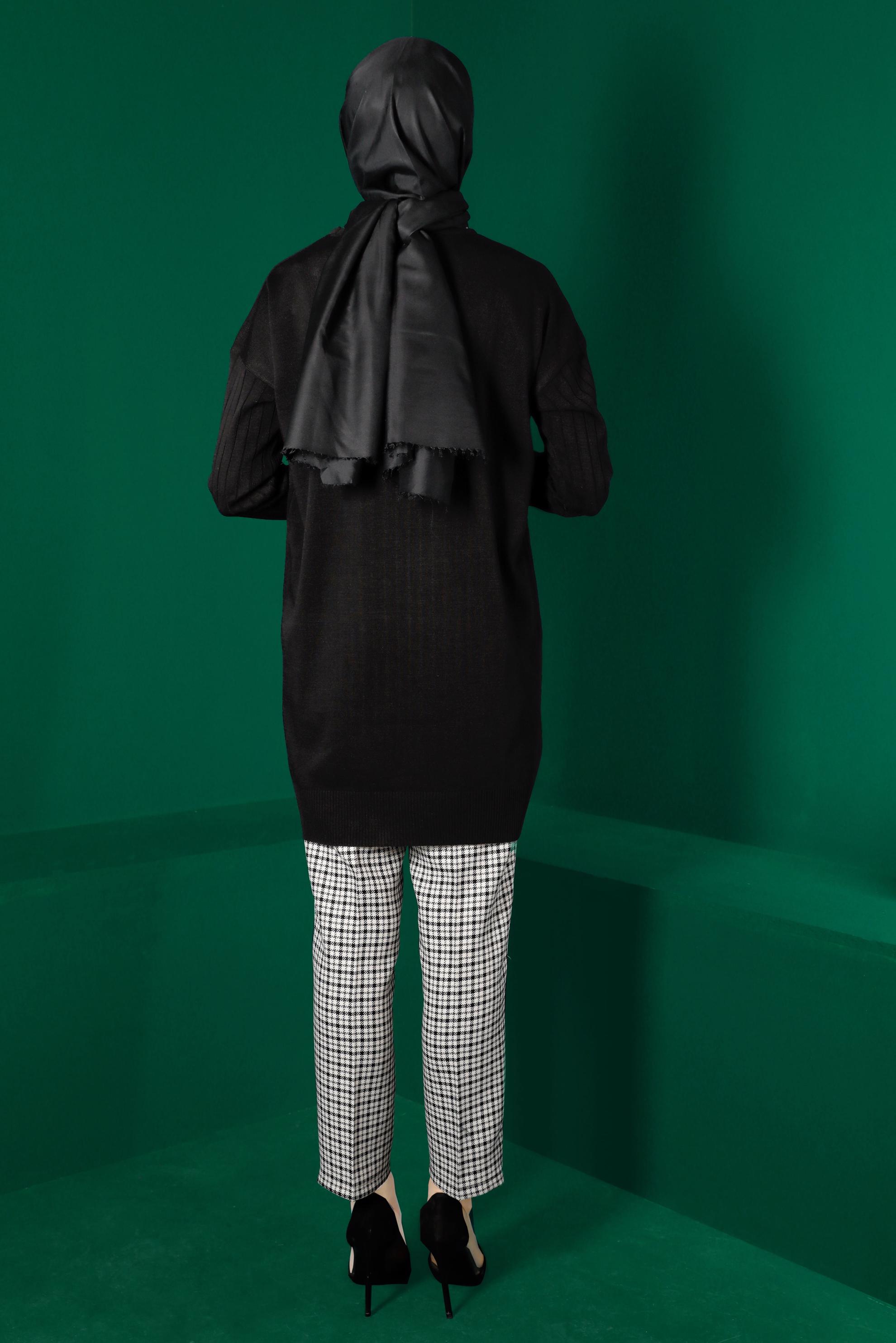 Tesettür giyim SİYAH DÜĞME DETAYLI FİTİLLİ TRİKO TUNİK 43171