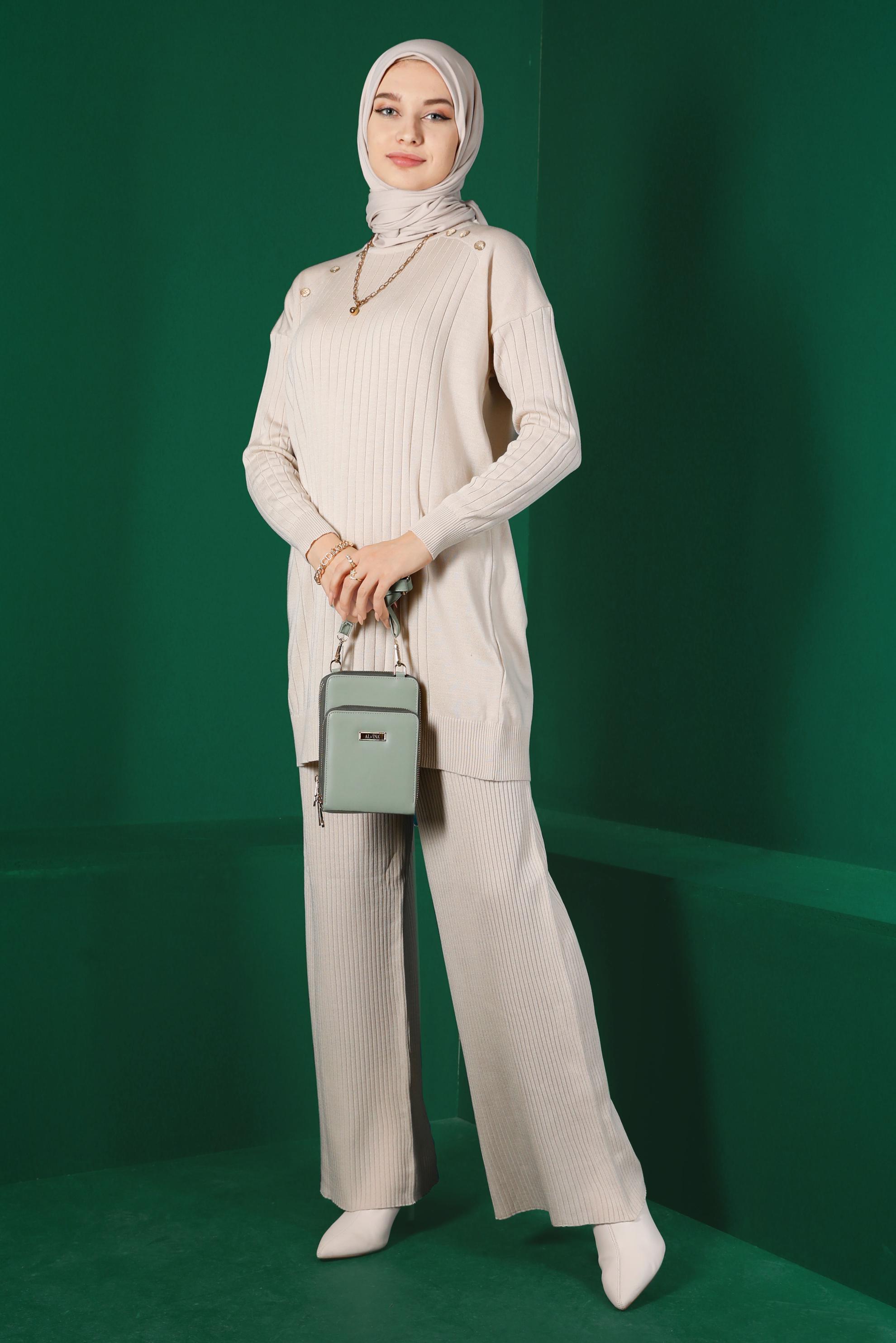 Tesettür giyim BEJ DÜĞME DETAYLI FİTİLLİ TRİKO TUNİK 43171