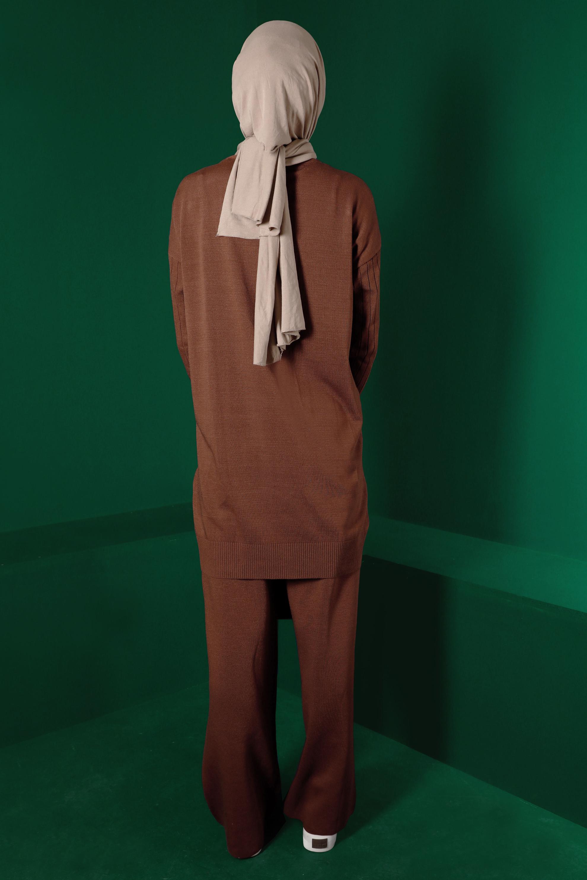 Tesettür giyim KAHVE DÜĞME DETAYLI FİTİLLİ TRİKO TUNİK 43171