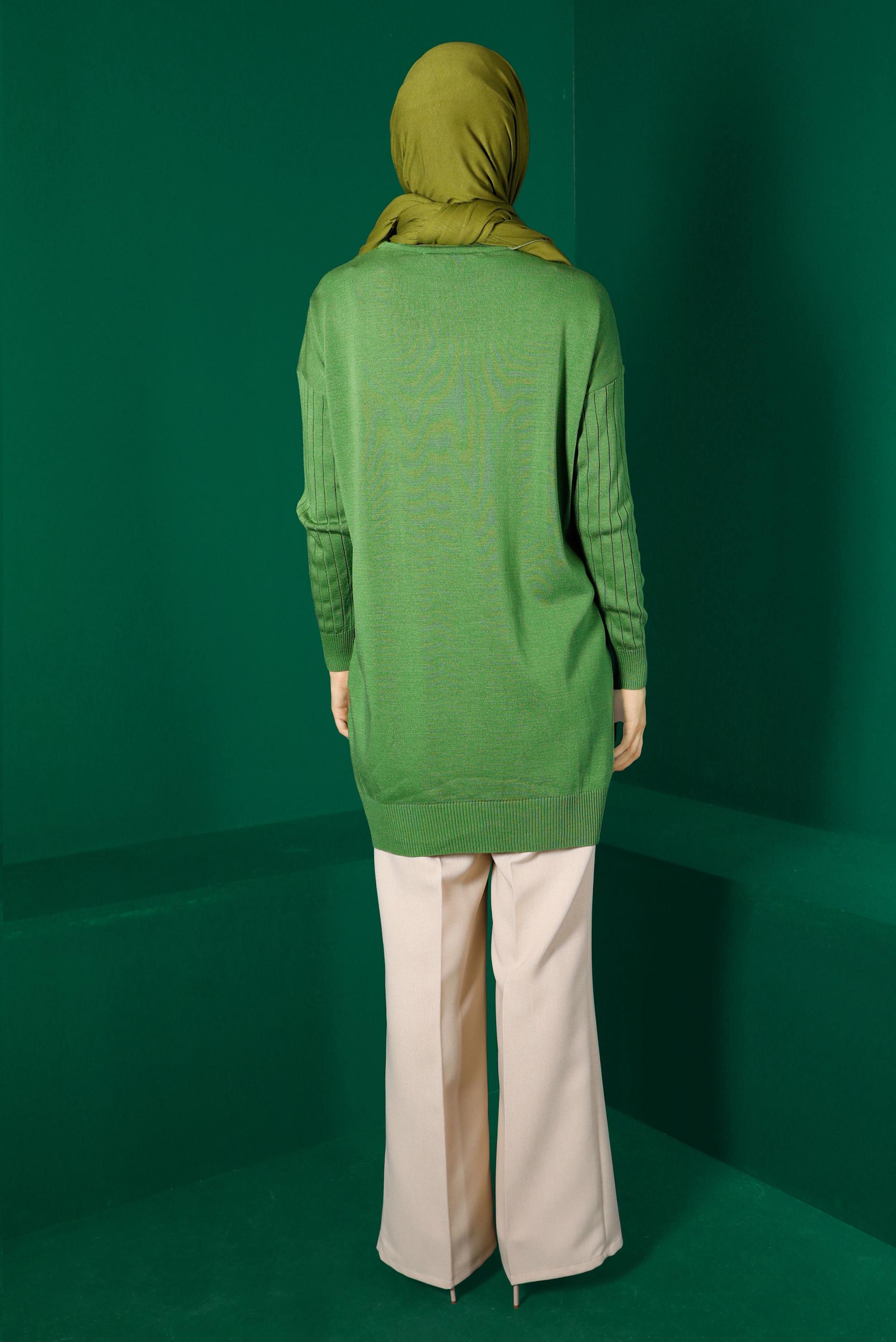 Tesettür giyim YEŞİL DÜĞME DETAYLI FİTİLLİ TRİKO TUNİK 43171