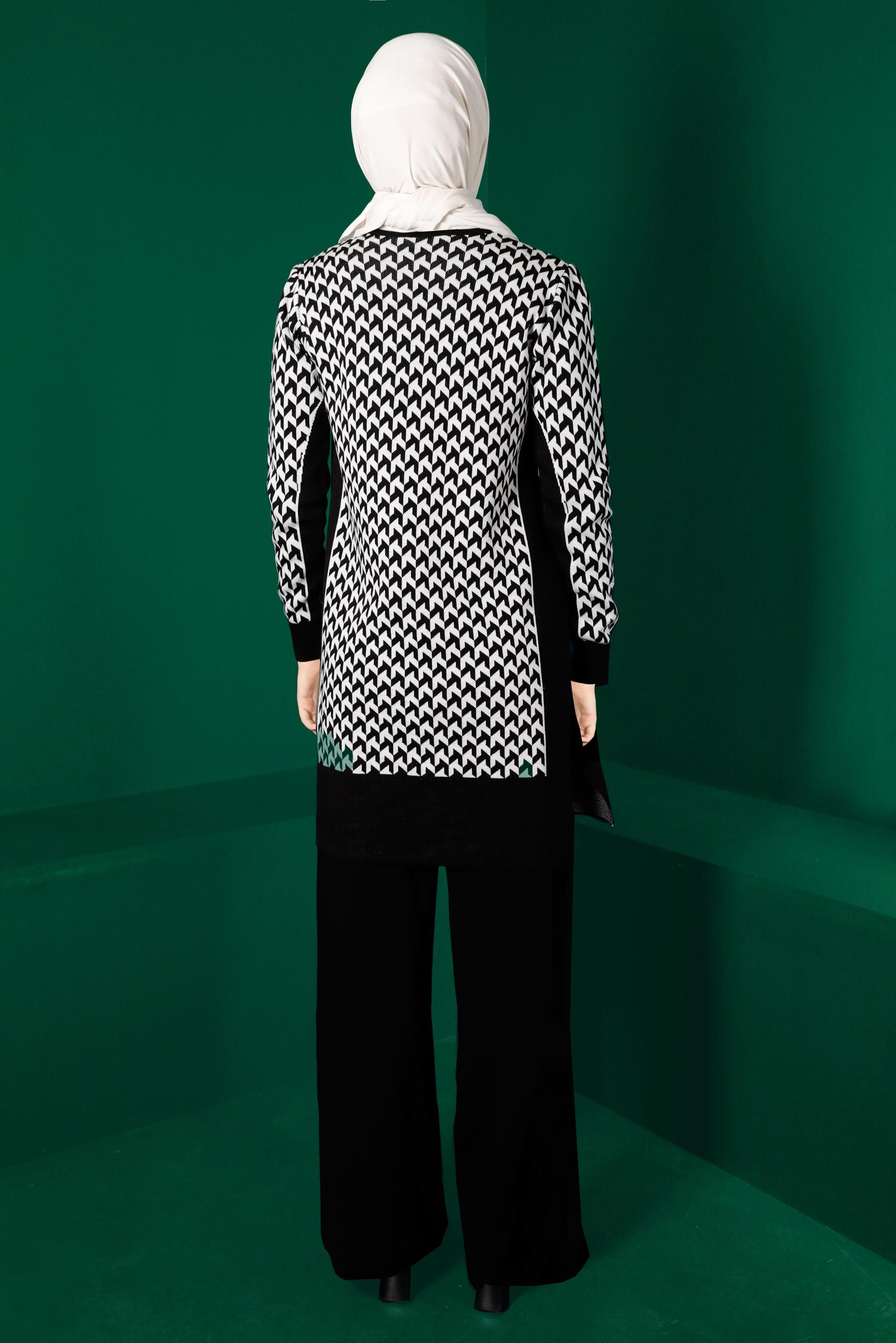 Tesettür giyim SİYAH DESENLİ TRİKO TUNİK 43174