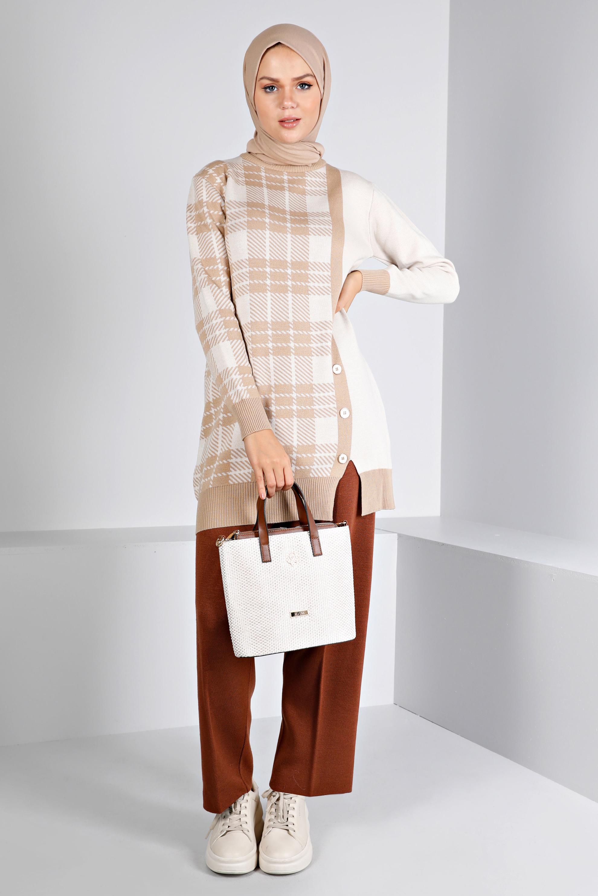 Tesettür giyim BEJ EKOSE DESENLİ DÜĞMELİ TRİKO TUNİK 43175	