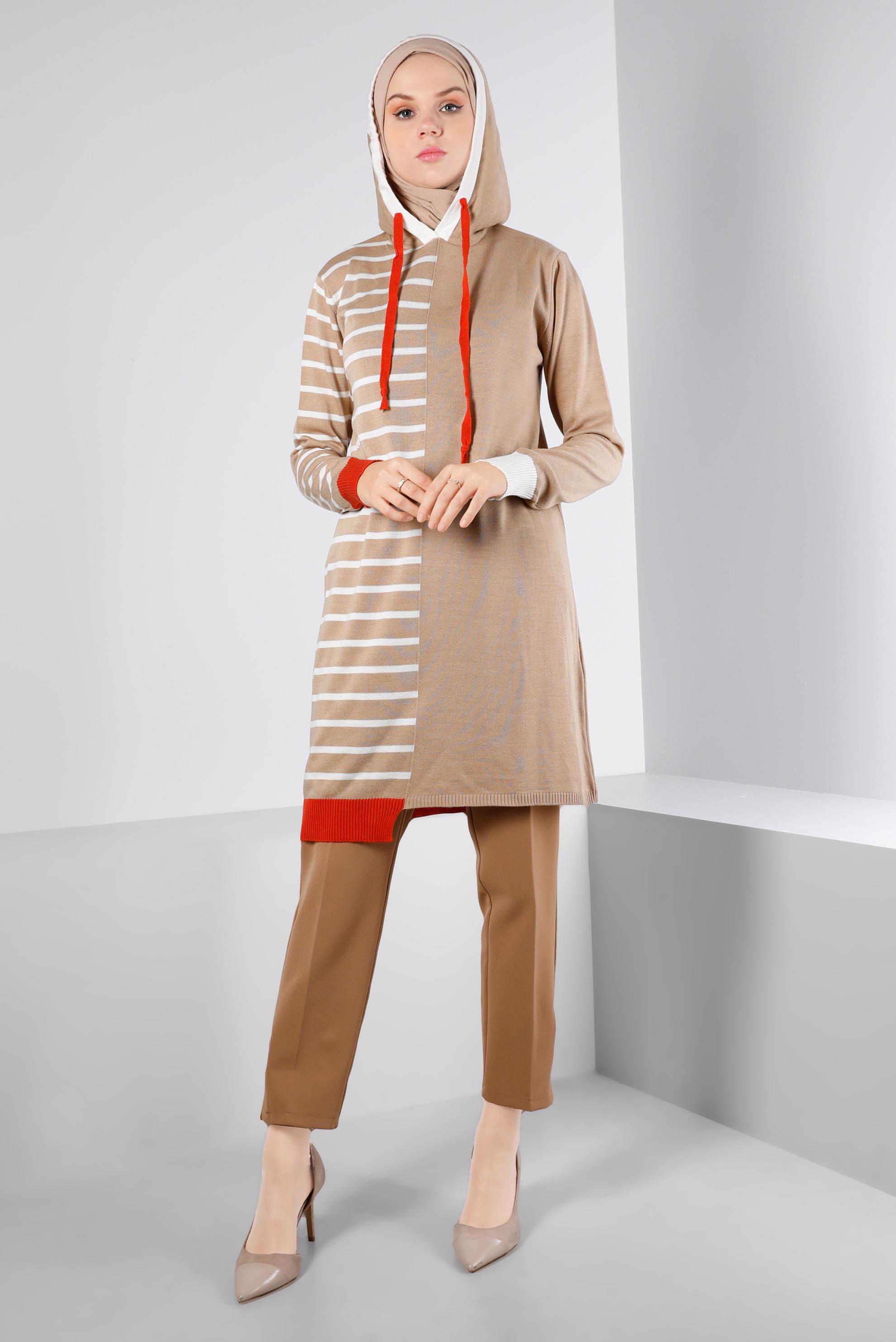 Tesettür giyim KAHVE ÇİZGİLİ KAPÜŞONLU TRİKO TUNİK 43179 