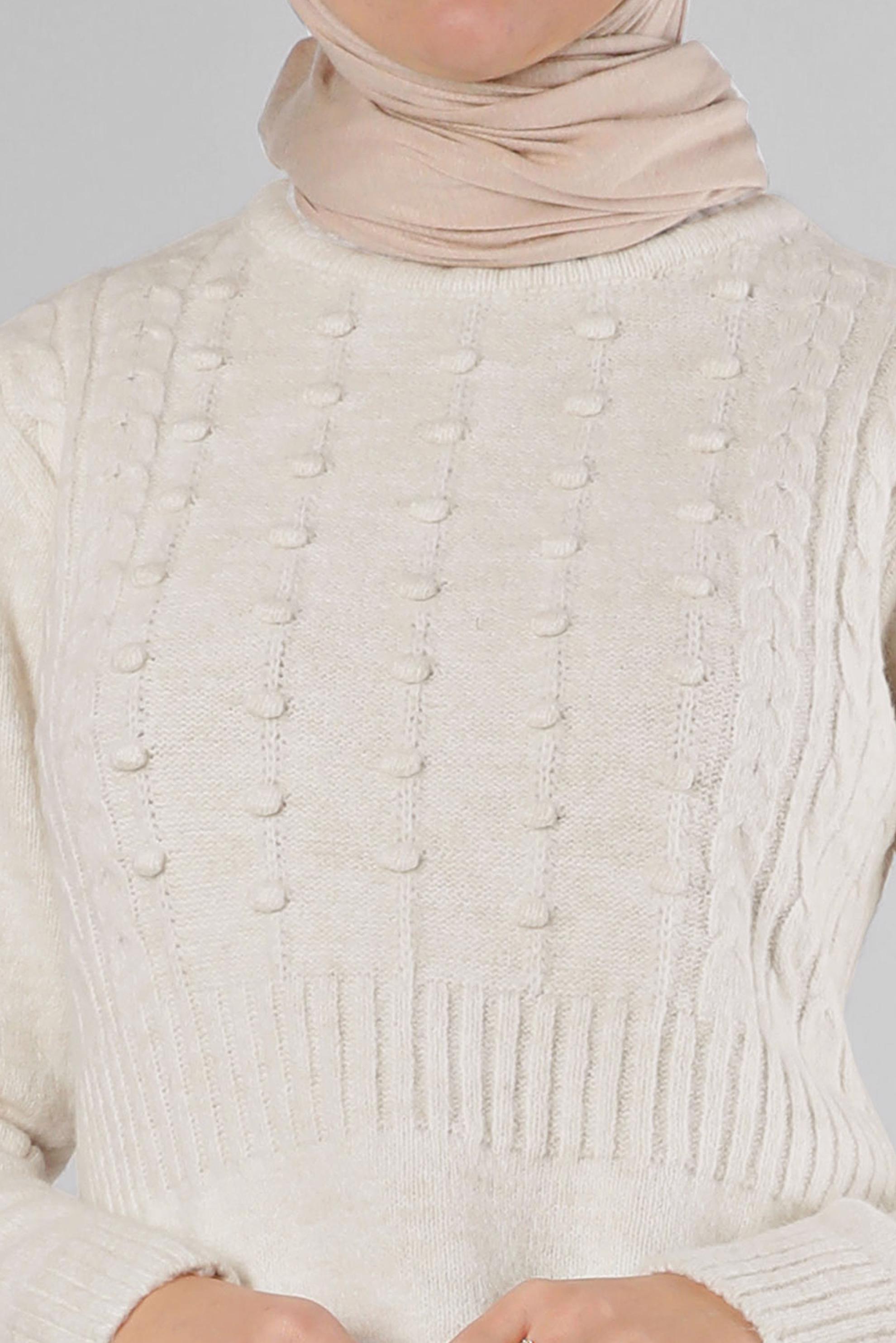 Tesettür giyim BEYAZ PONPON DETAYLI BOĞAZLI TRİKO TUNİK 43182