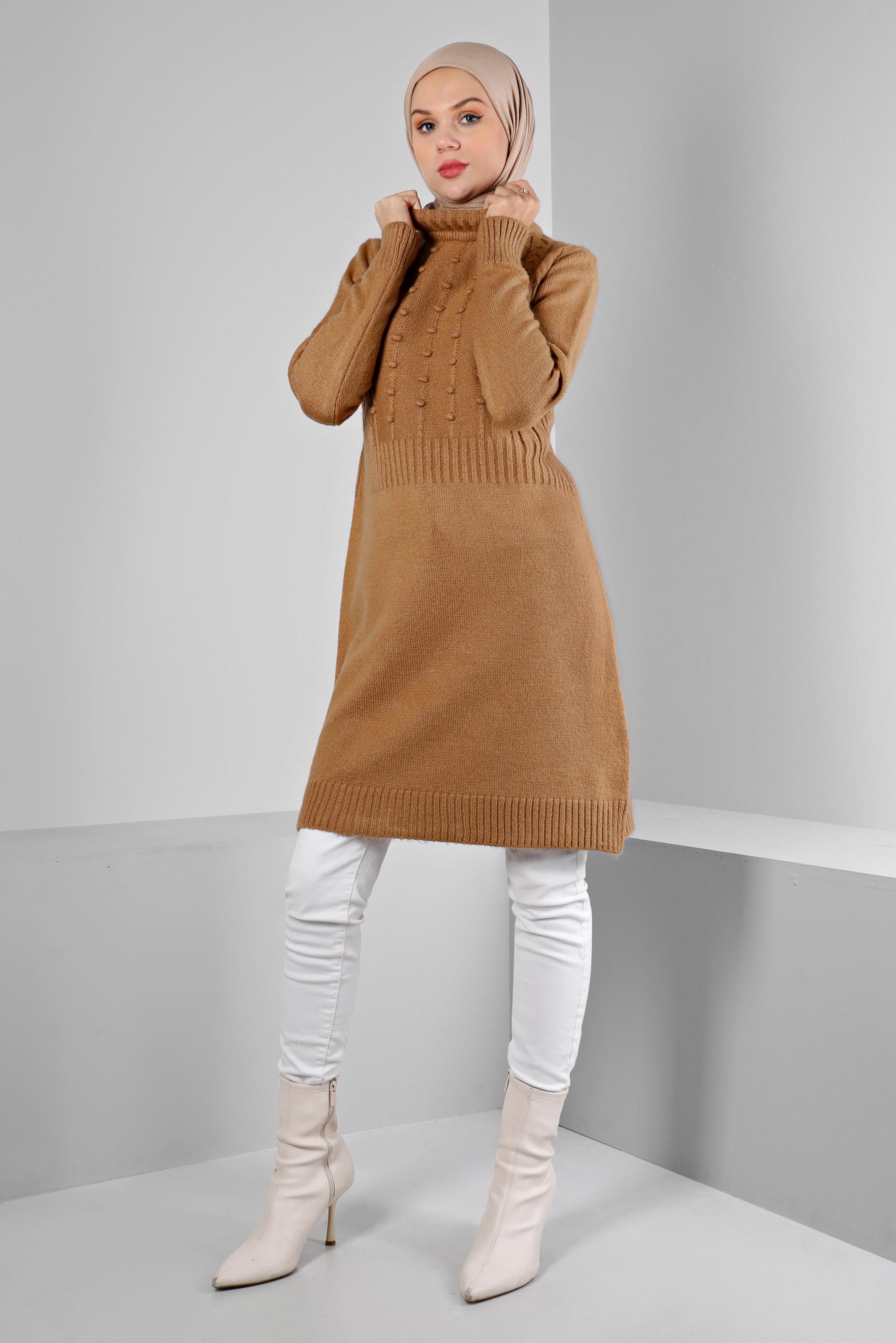 Tesettür giyim KAHVE PONPON DETAYLI BOĞAZLI TRİKO TUNİK 43182