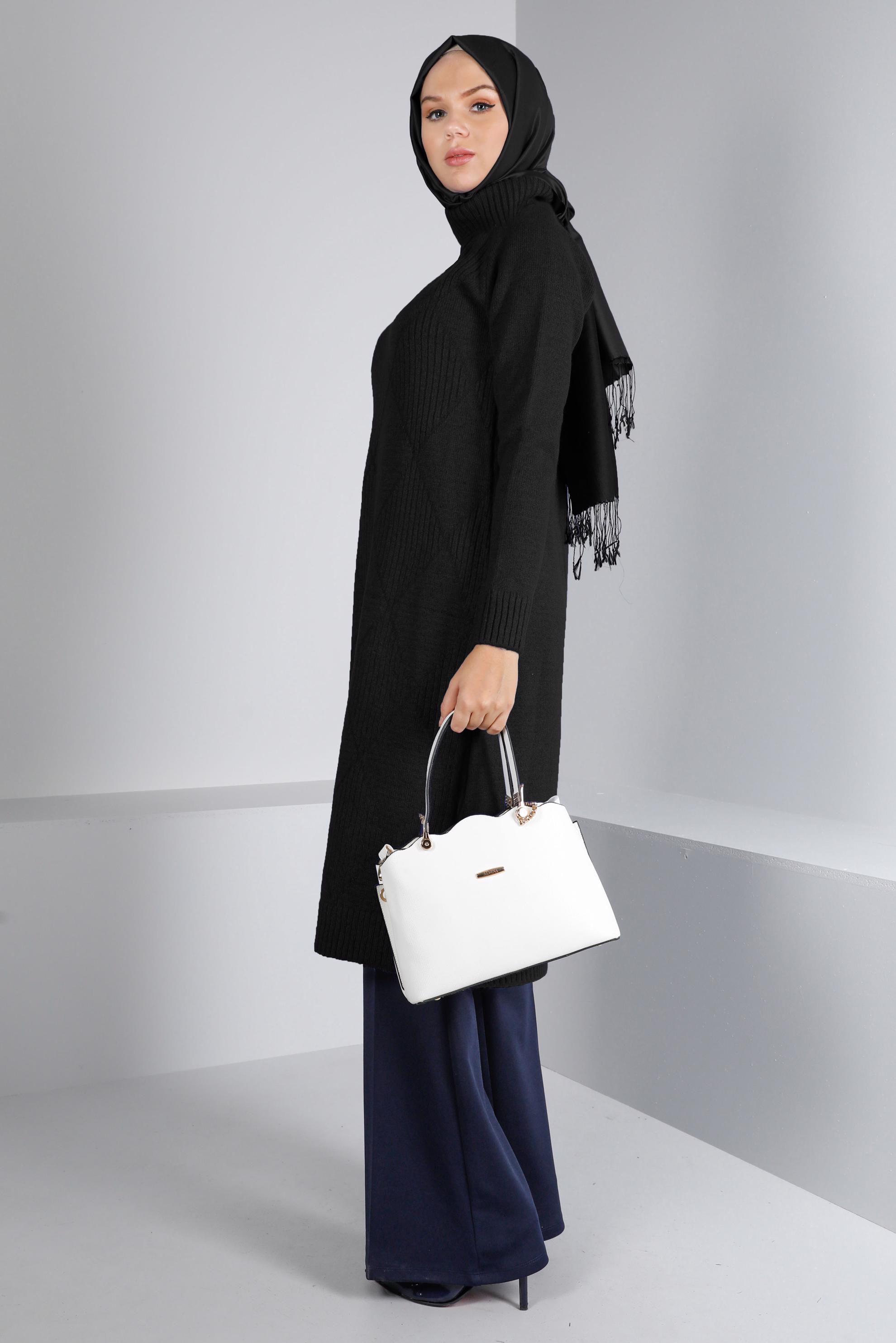 Tesettür giyim SİYAH KENDİNDEN DESENLİ BALIKÇI YAKA TRİKO TUNİK 43183	