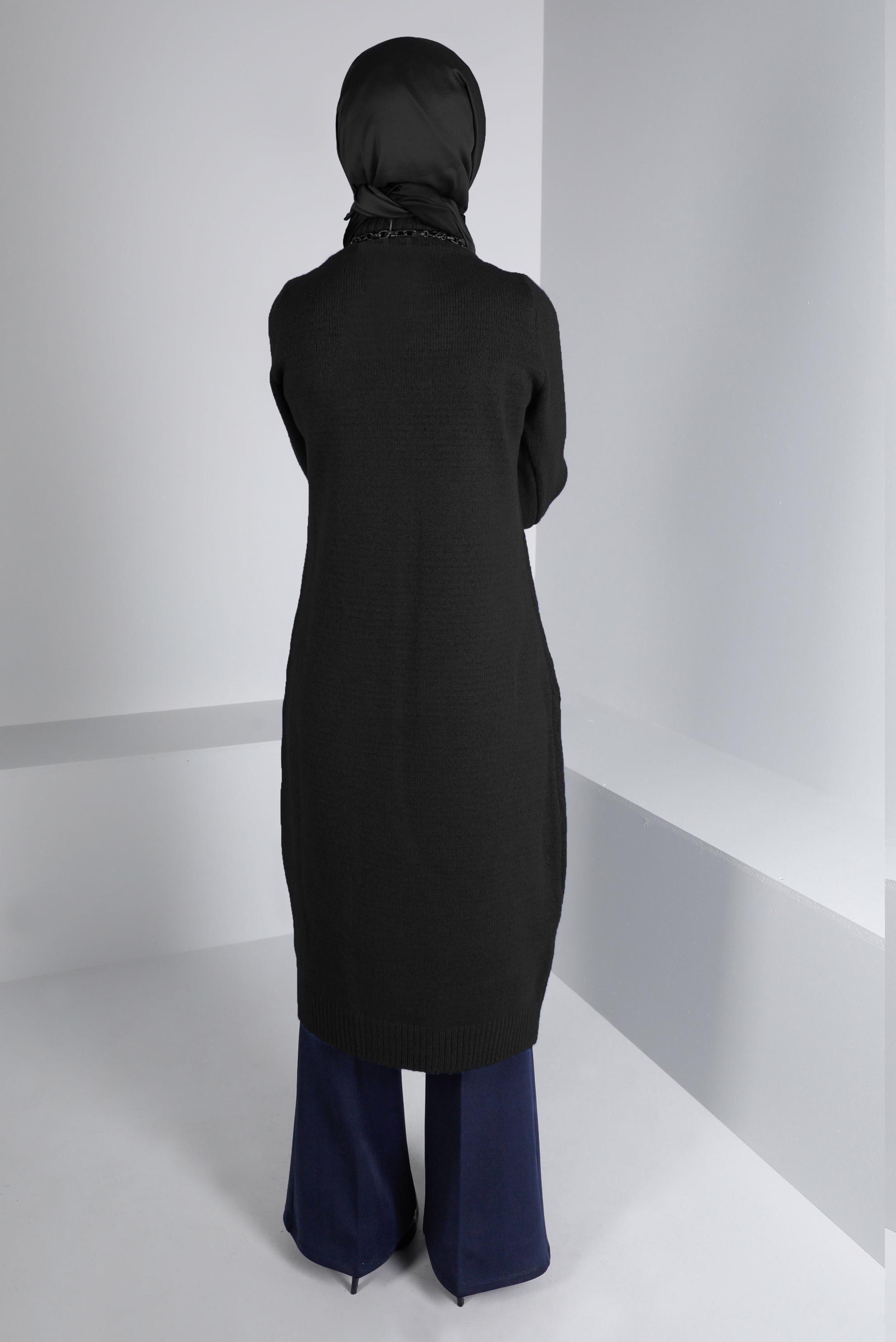 Tesettür giyim SİYAH KENDİNDEN DESENLİ BALIKÇI YAKA TRİKO TUNİK 43183	