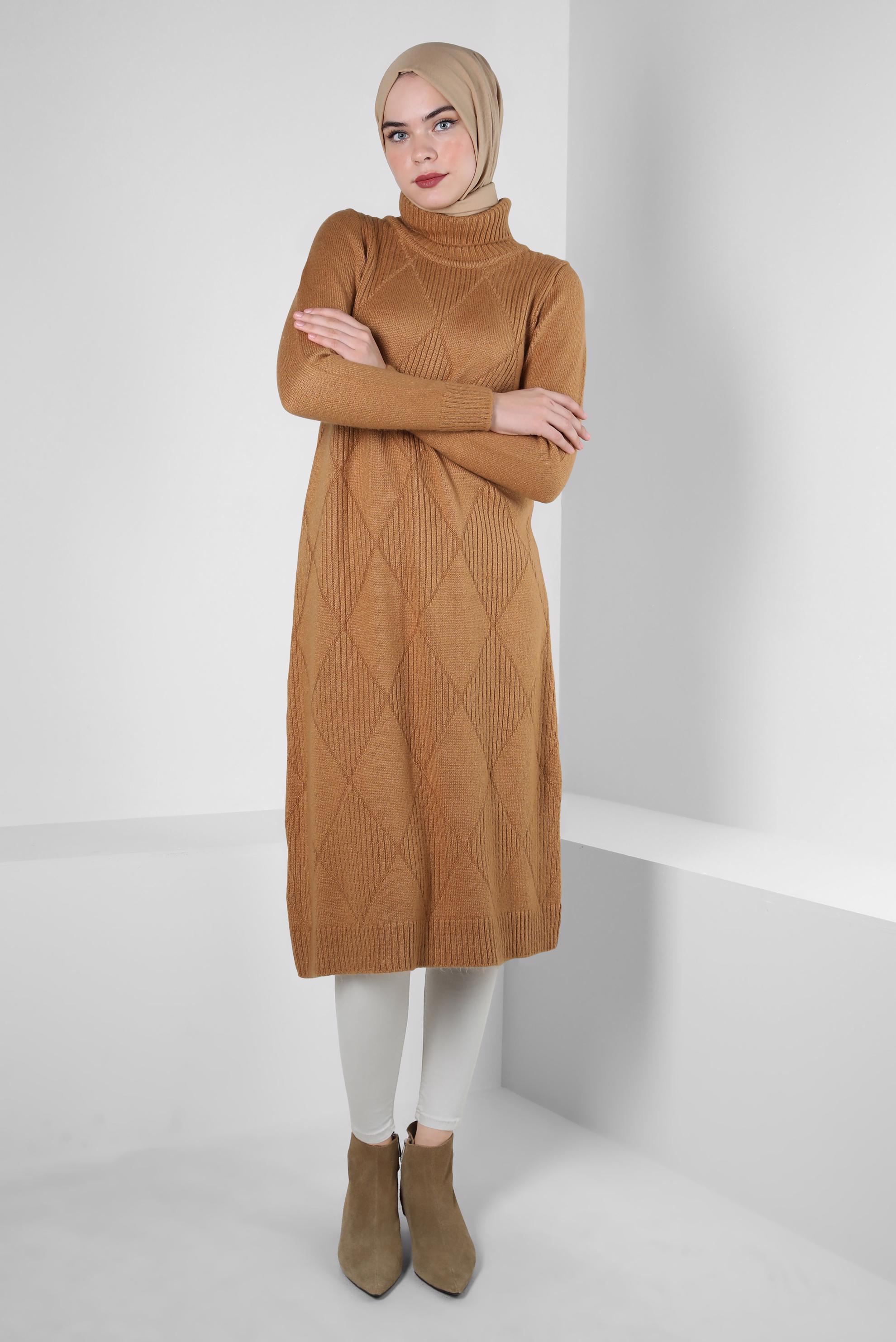 Tesettür giyim KAHVE KENDİNDEN DESENLİ BALIKÇI YAKA TRİKO TUNİK 43183	