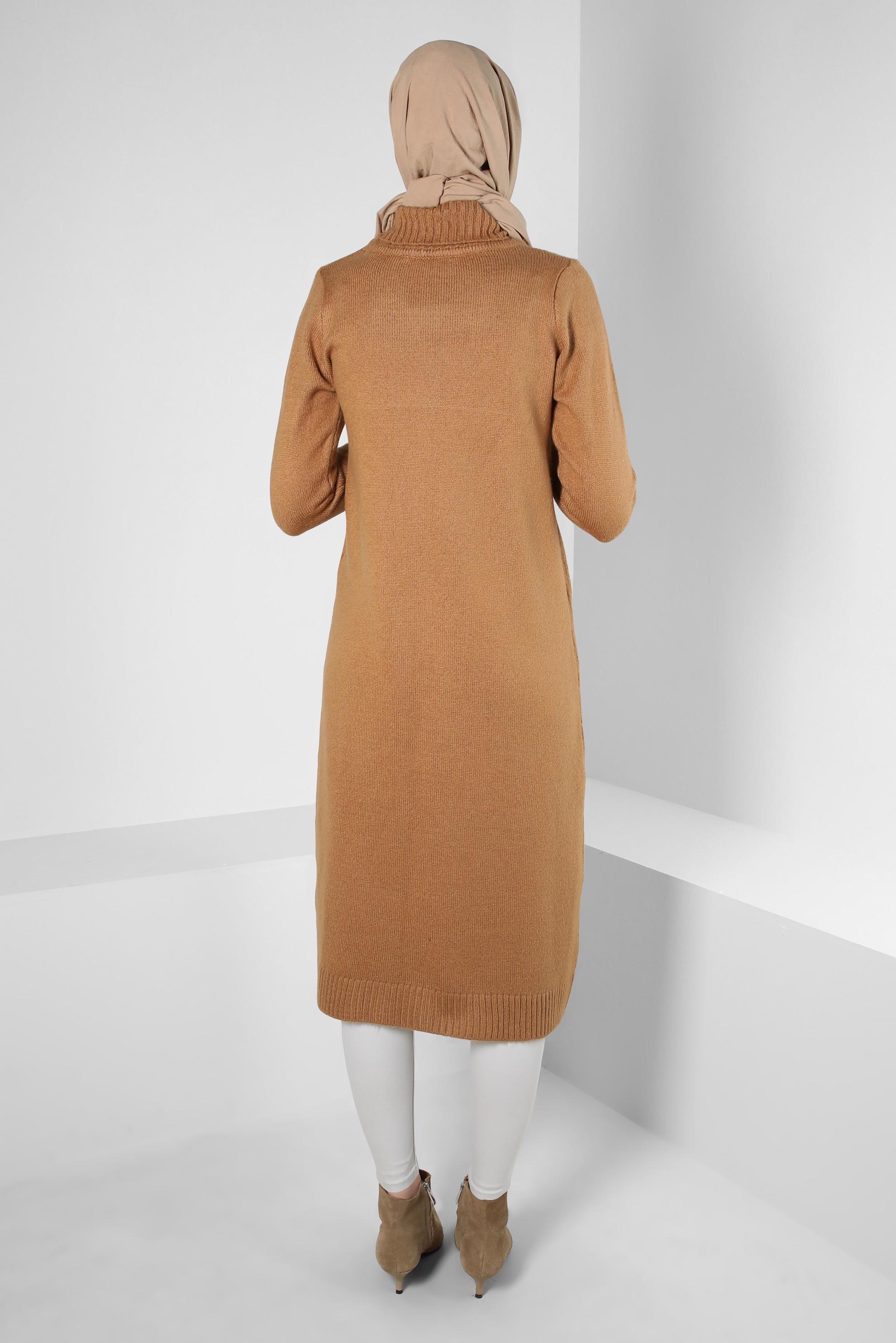 Tesettür giyim KAHVE KENDİNDEN DESENLİ BALIKÇI YAKA TRİKO TUNİK 43183	