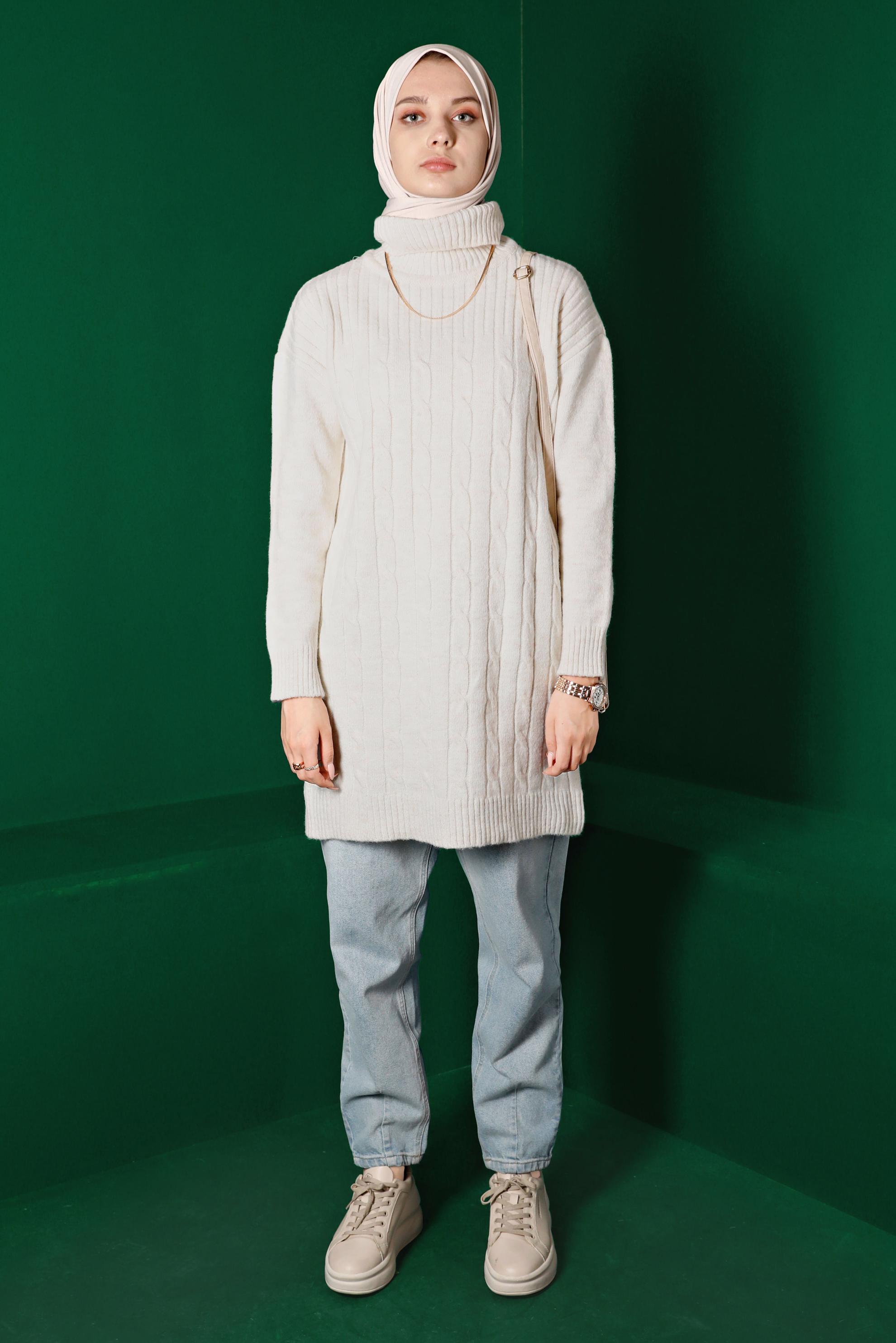 Tesettür giyim BEYAZ ÖRGÜ DESENLİ BOĞAZLI TRİKO TUNİK 43185