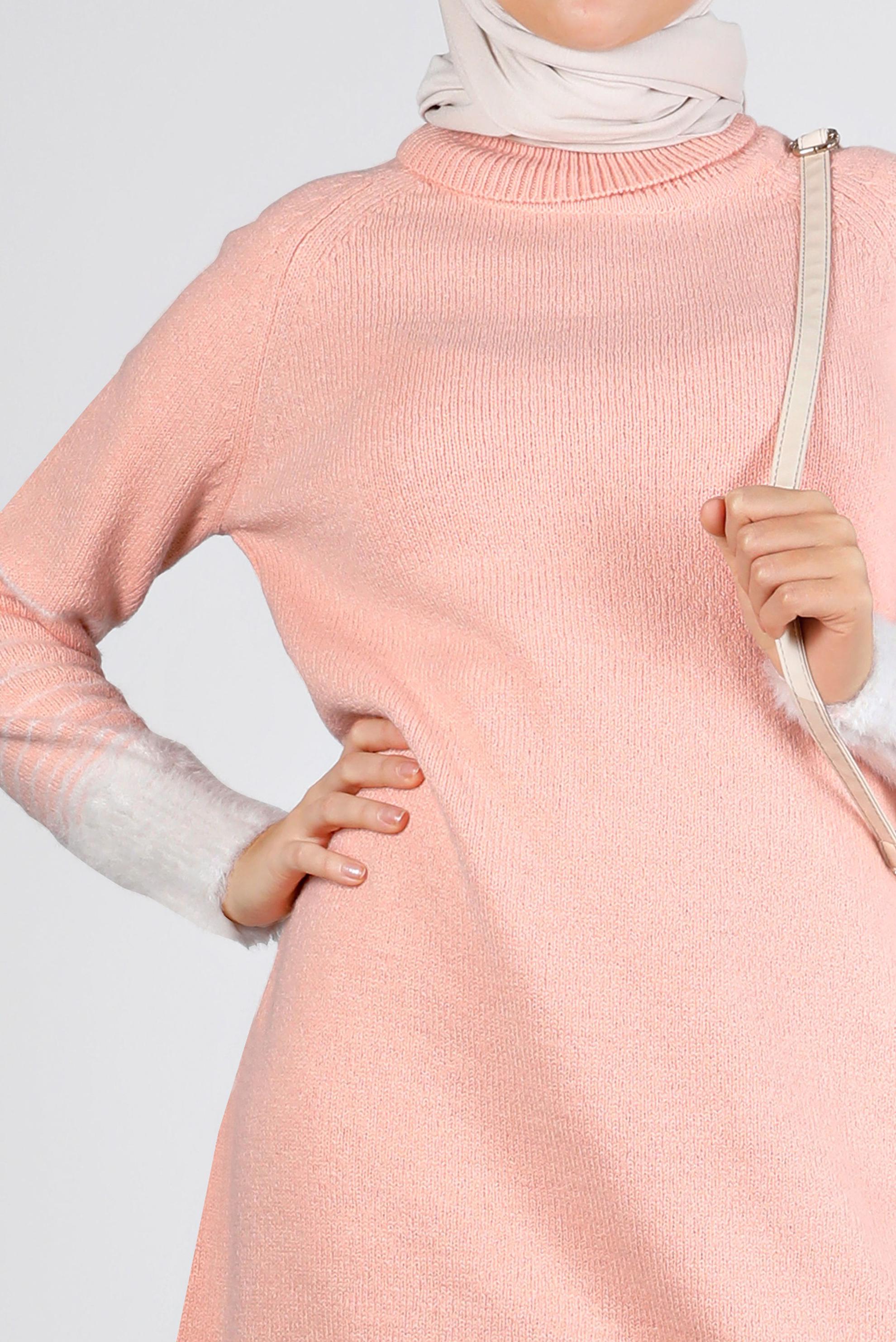 Tesettür giyim PUDRA MANŞETLERİ TÜYLÜ TRİKO TUNİK 43240