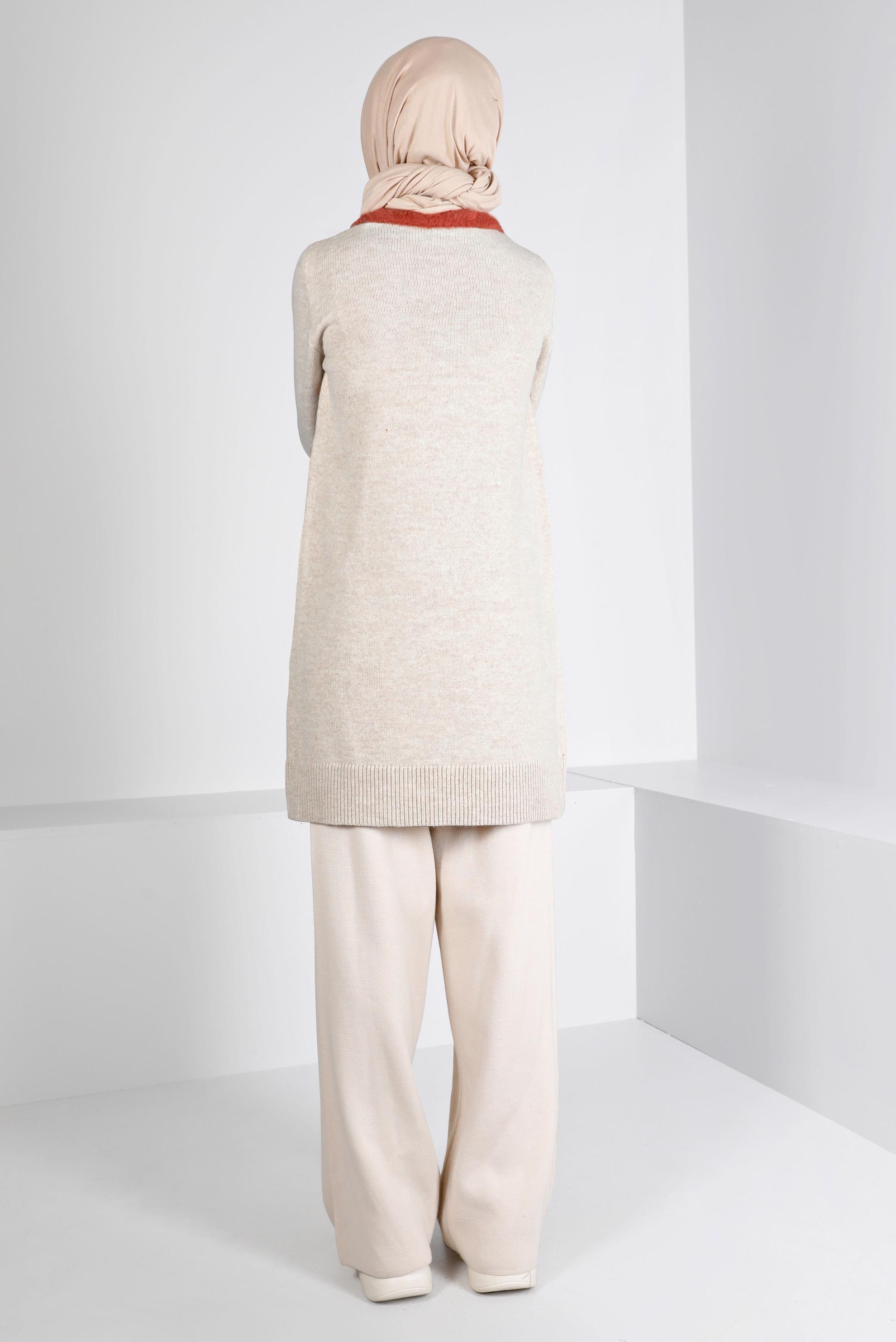 Tesettür giyim BEJ TÜYLÜ BOĞAZLI TRİKO TUNİK 43241