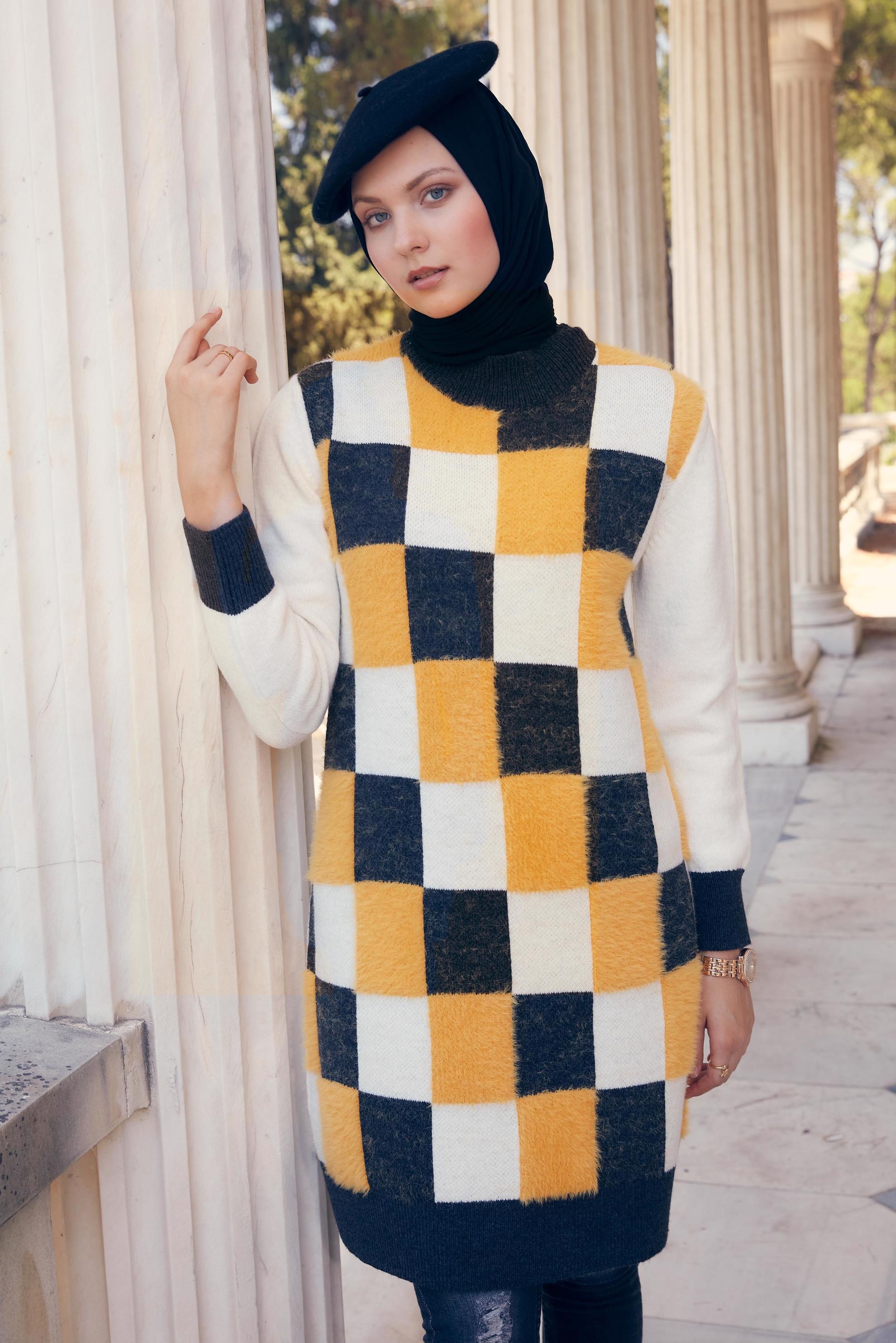 Vêtements hijab BEIGE TUNIQUE EN MAILLE COULEUR À CARREAUX 43243