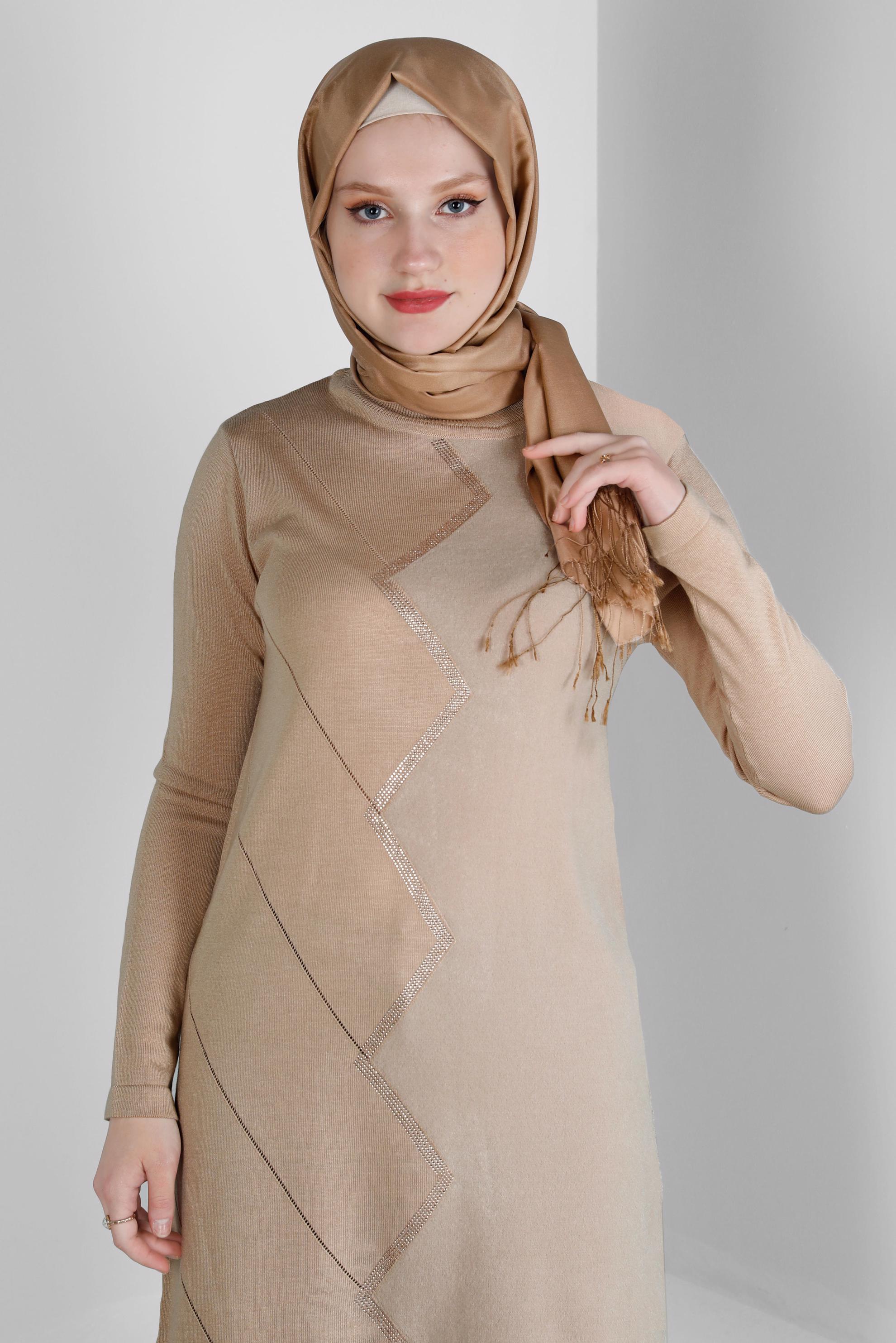 Tesettür giyim KAHVE DESENLİ AKRİLİK TRİKO TUNİK 43246
