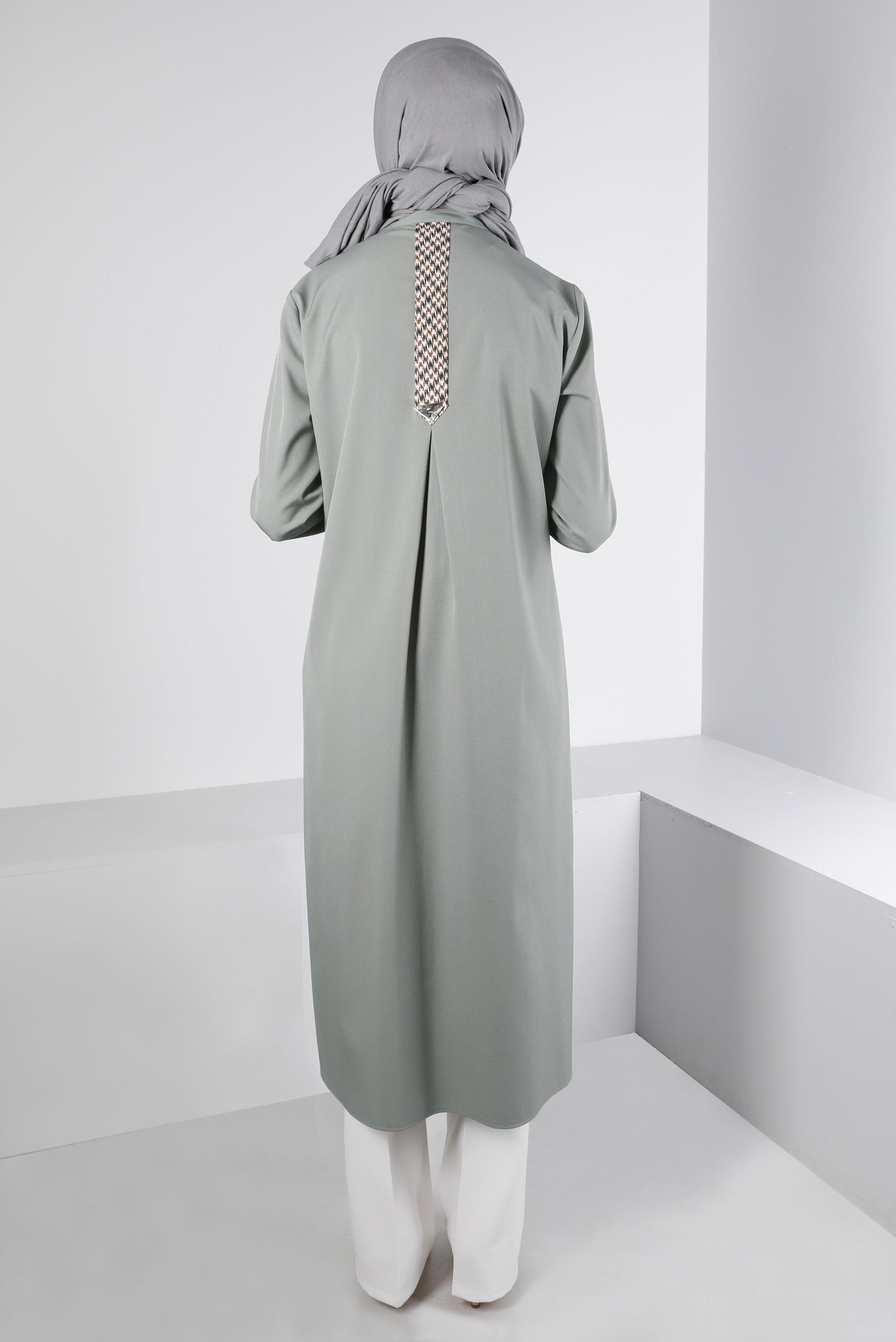 Tesettür giyim YEŞİL DÜĞMELİ KAZAYAĞI DETAYLI TUNİK 43258