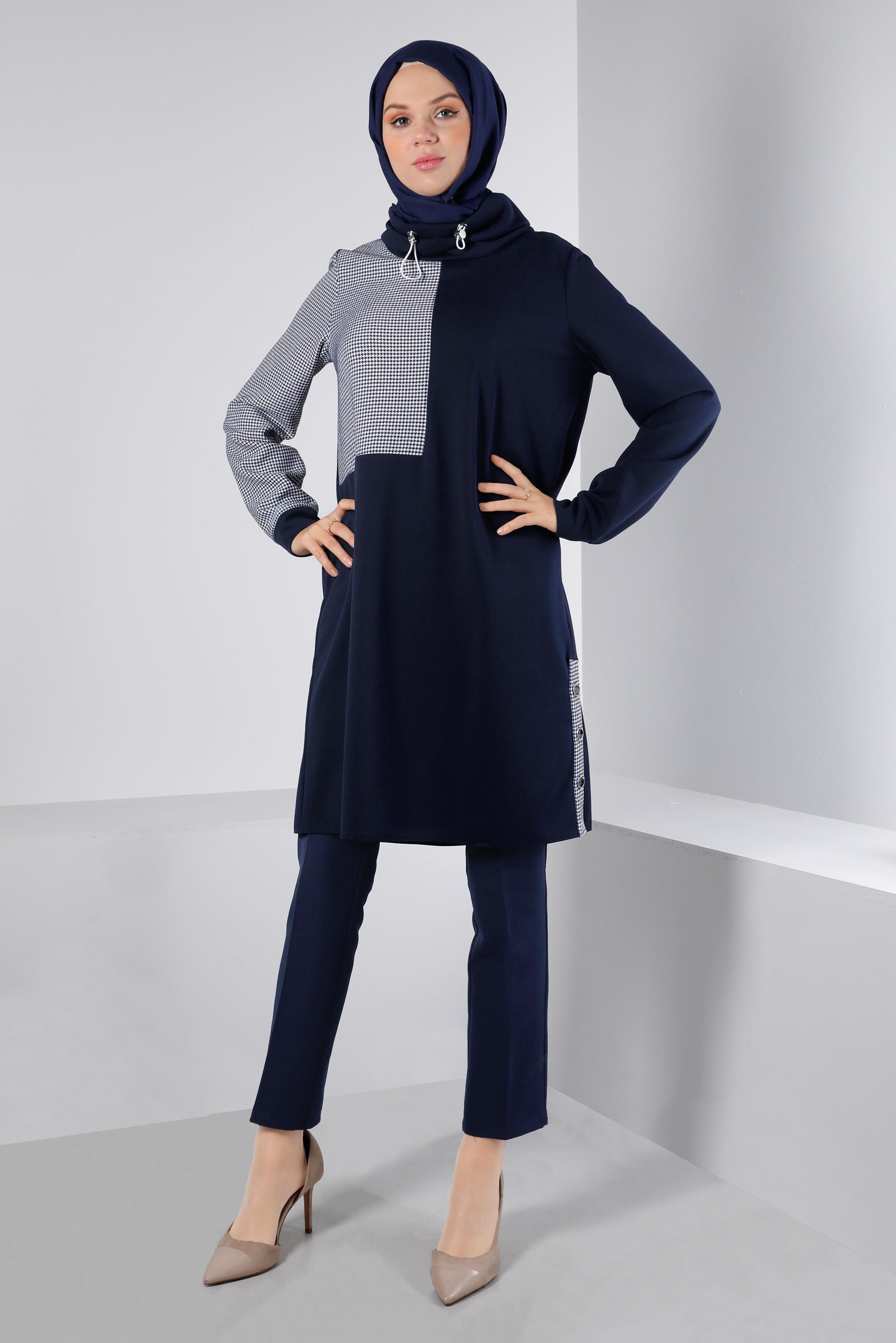 Tesettür giyim LACİVERT KAZAYAĞI DETAYLI YANLARI DÜĞMELİ TUNİK 43280
