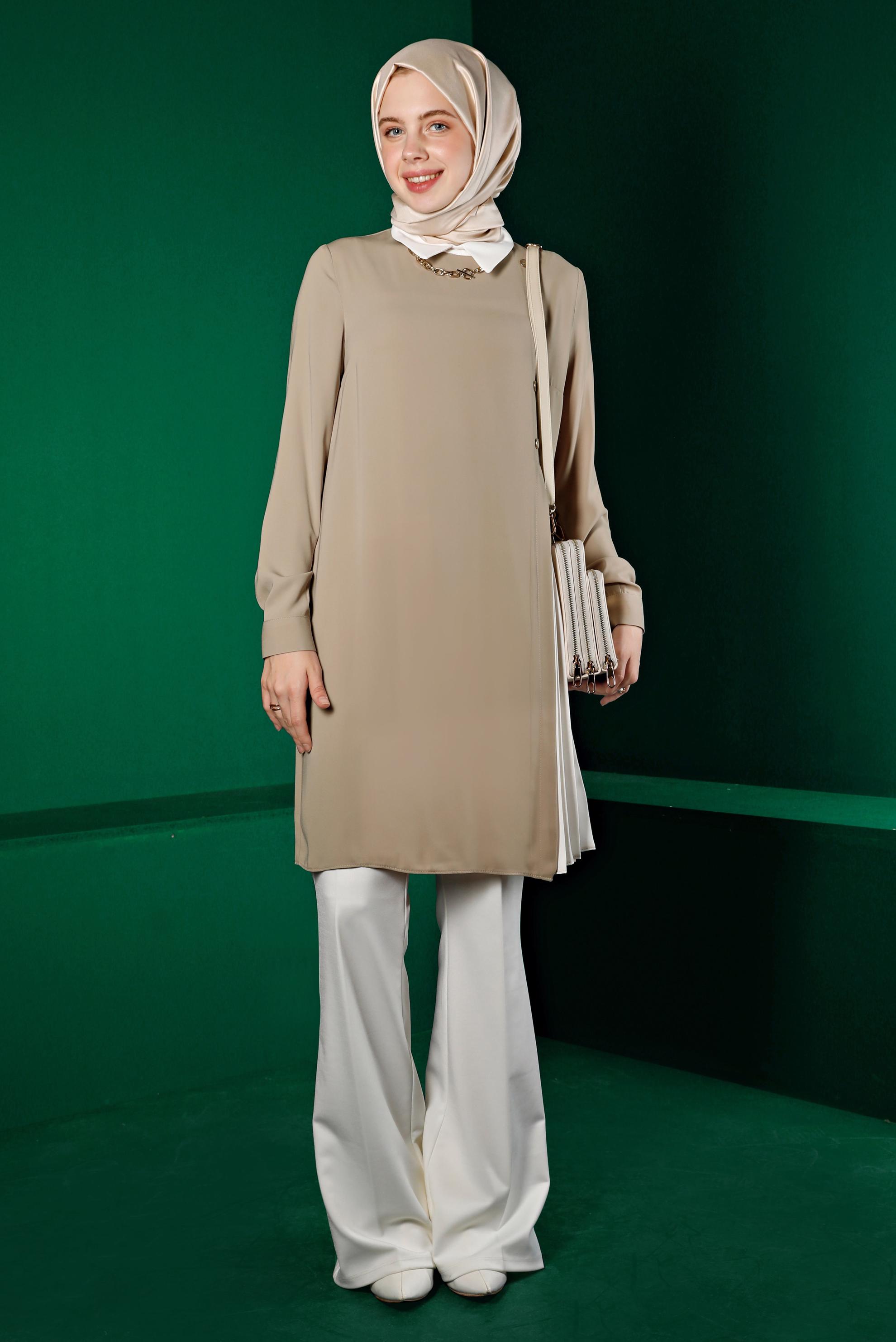 Tesettür giyim BEJ PİLİSE DETAYLI DÜĞMELİ TUNİK 43284