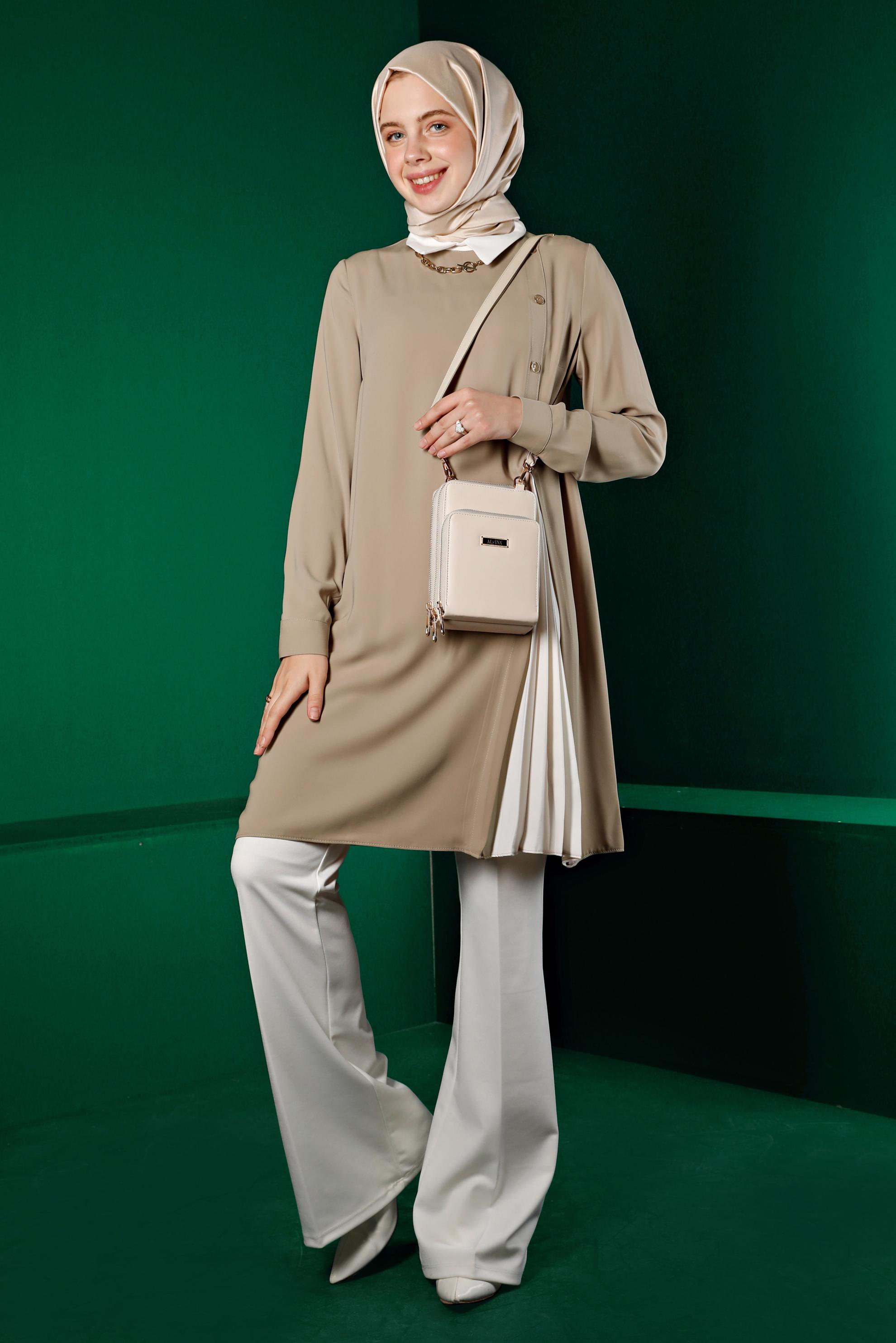 Tesettür giyim BEJ PİLİSE DETAYLI DÜĞMELİ TUNİK 43284