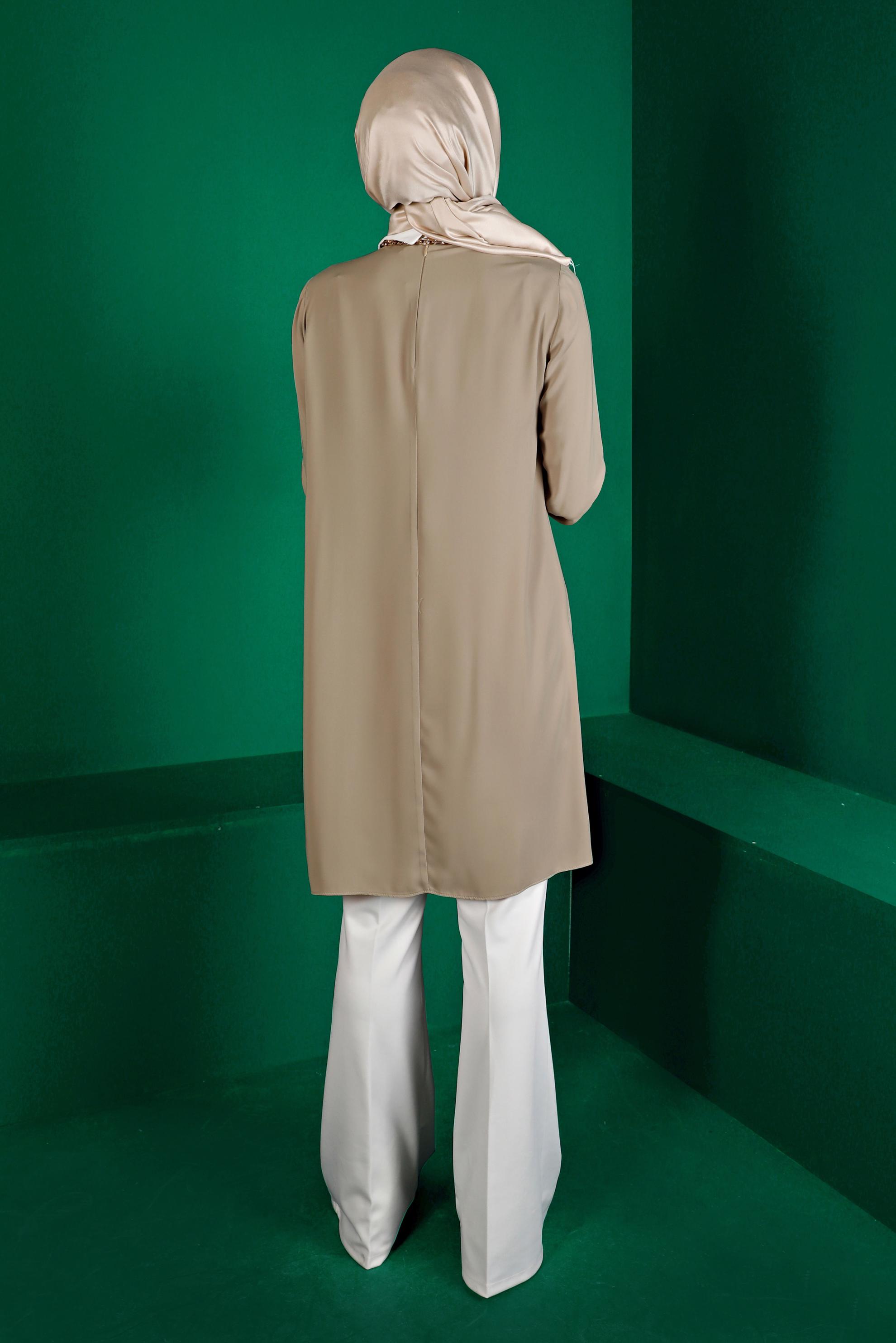 Tesettür giyim BEJ PİLİSE DETAYLI DÜĞMELİ TUNİK 43284